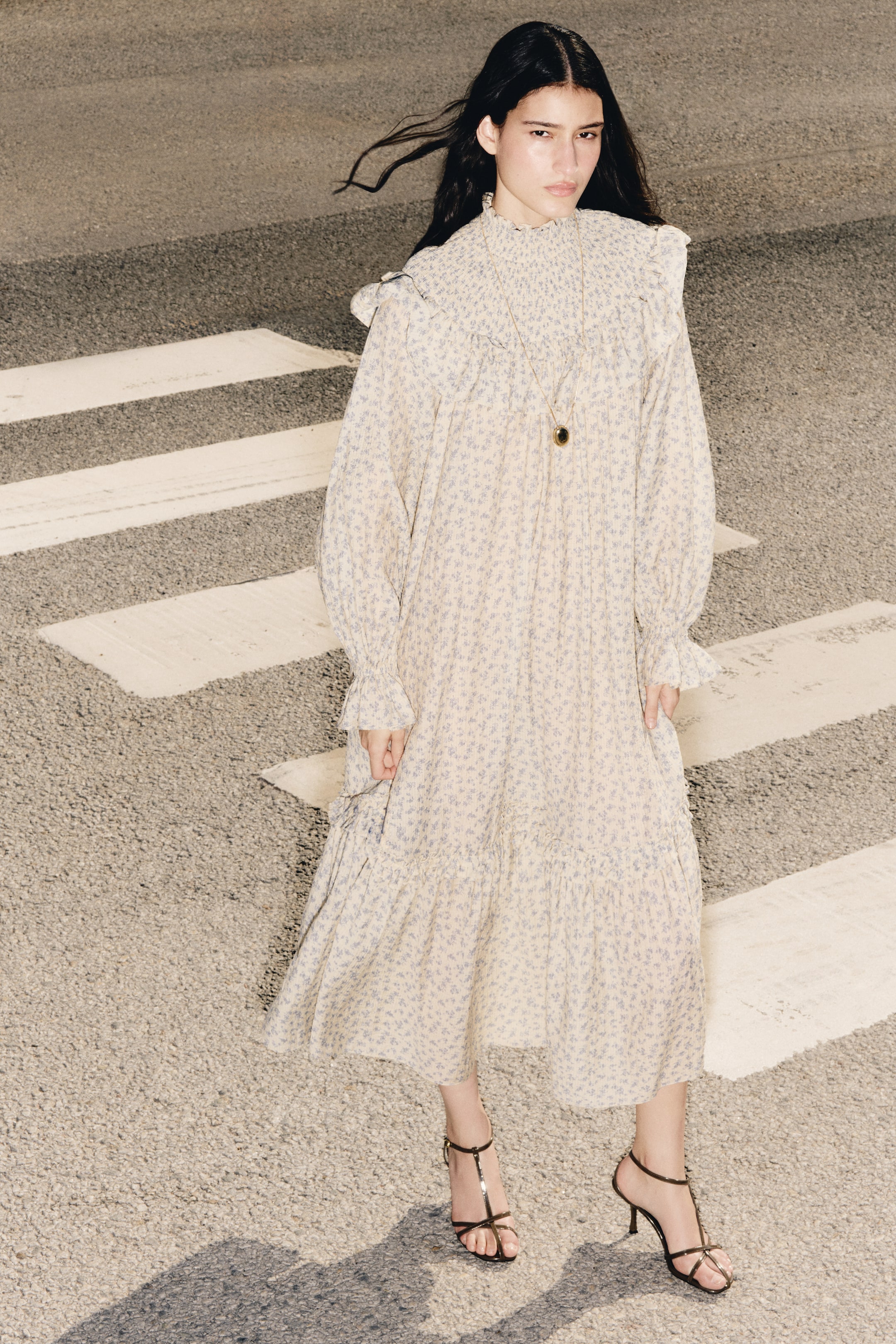 Robe à volants ruchés en tissu texturé