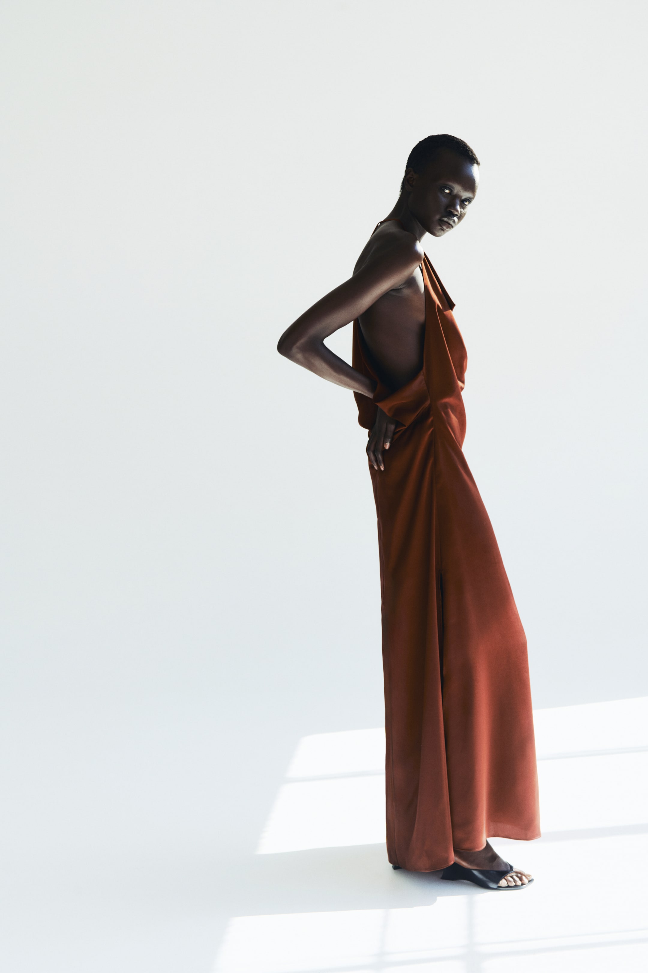 Женские платья H&M Satin Halterneck Dress — фото 4