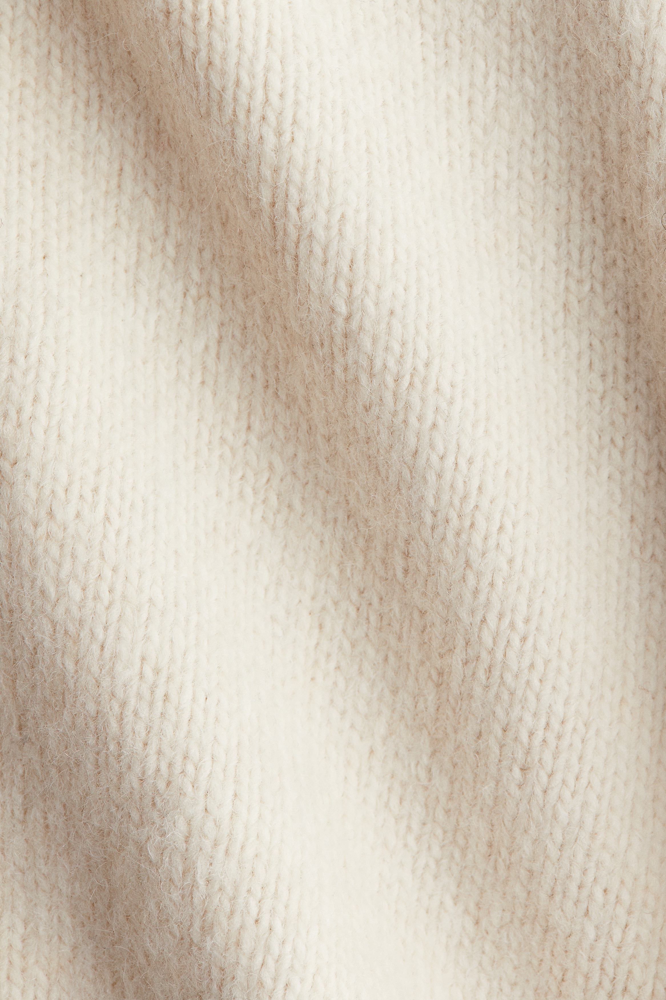 Oversized V-neck jumper