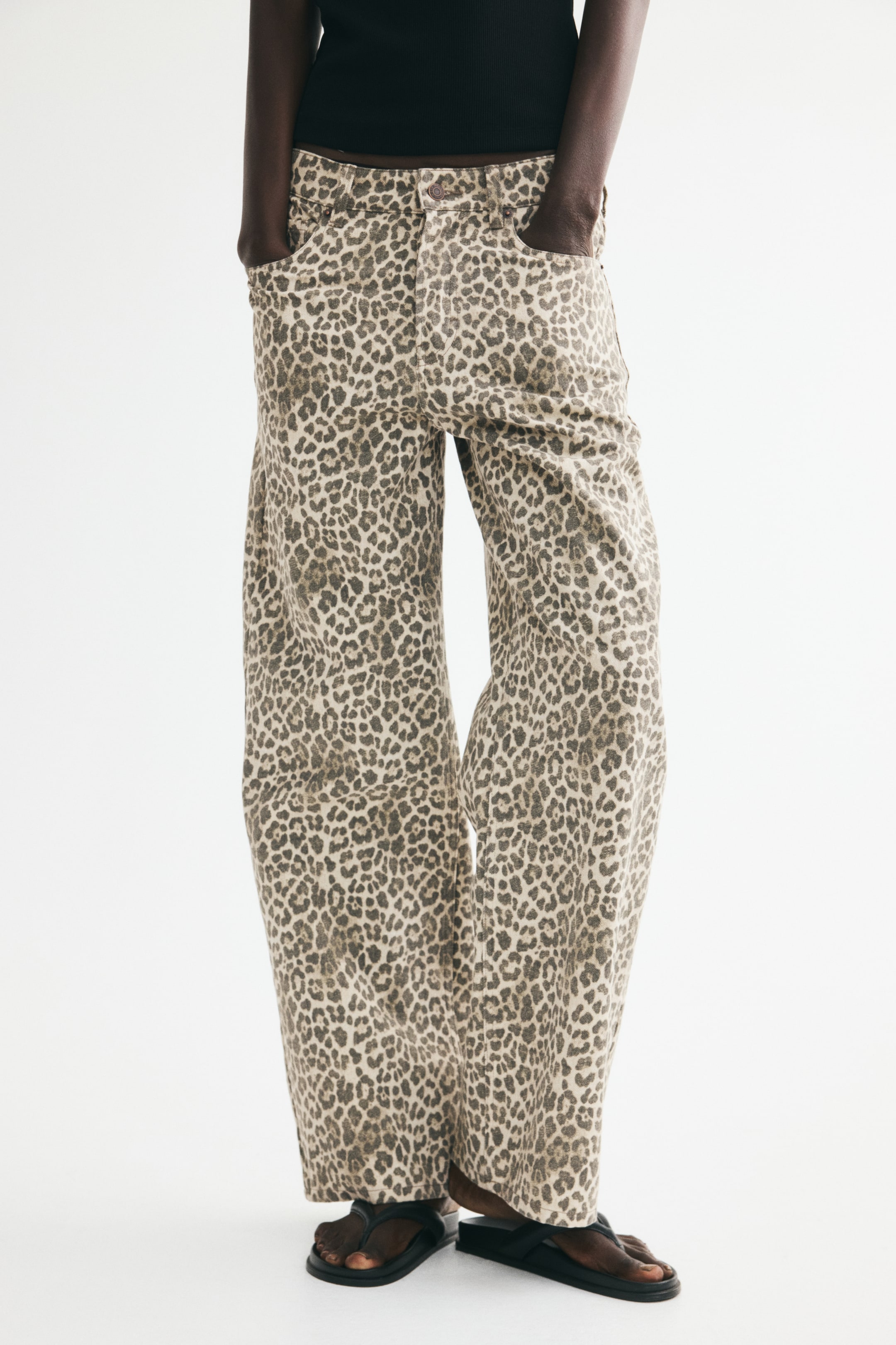 Wide-Leg Regular Waist Jeans