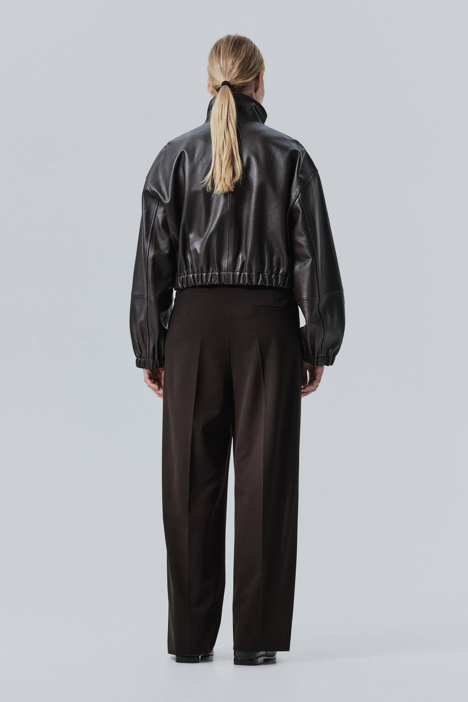 Wrinkle-resistant Wide tailored trousers - Dark brown - 8