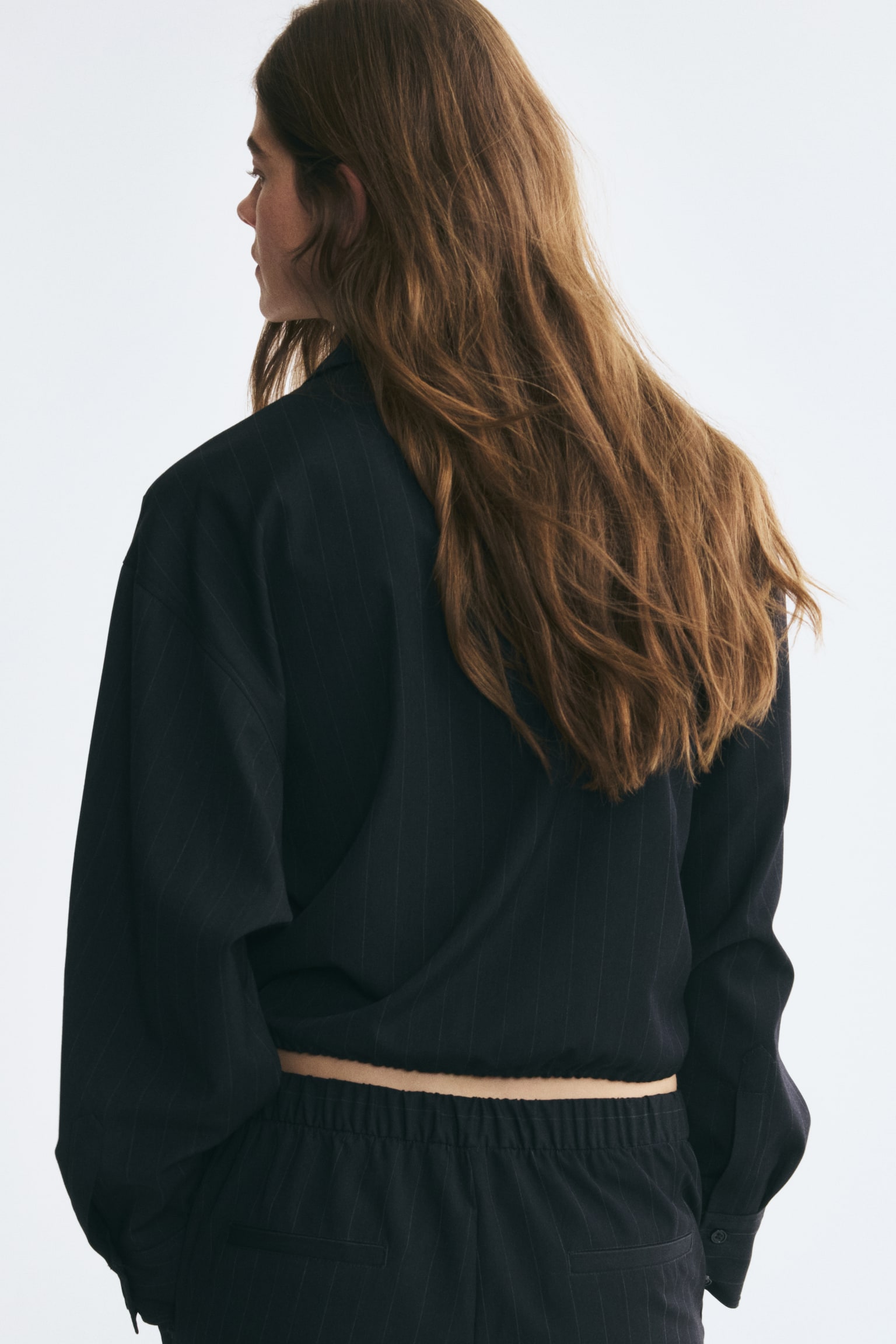 Женская рубашка H&M Stand-Up Collar Drawstring, цвет: Тёмно-синий — фото 5