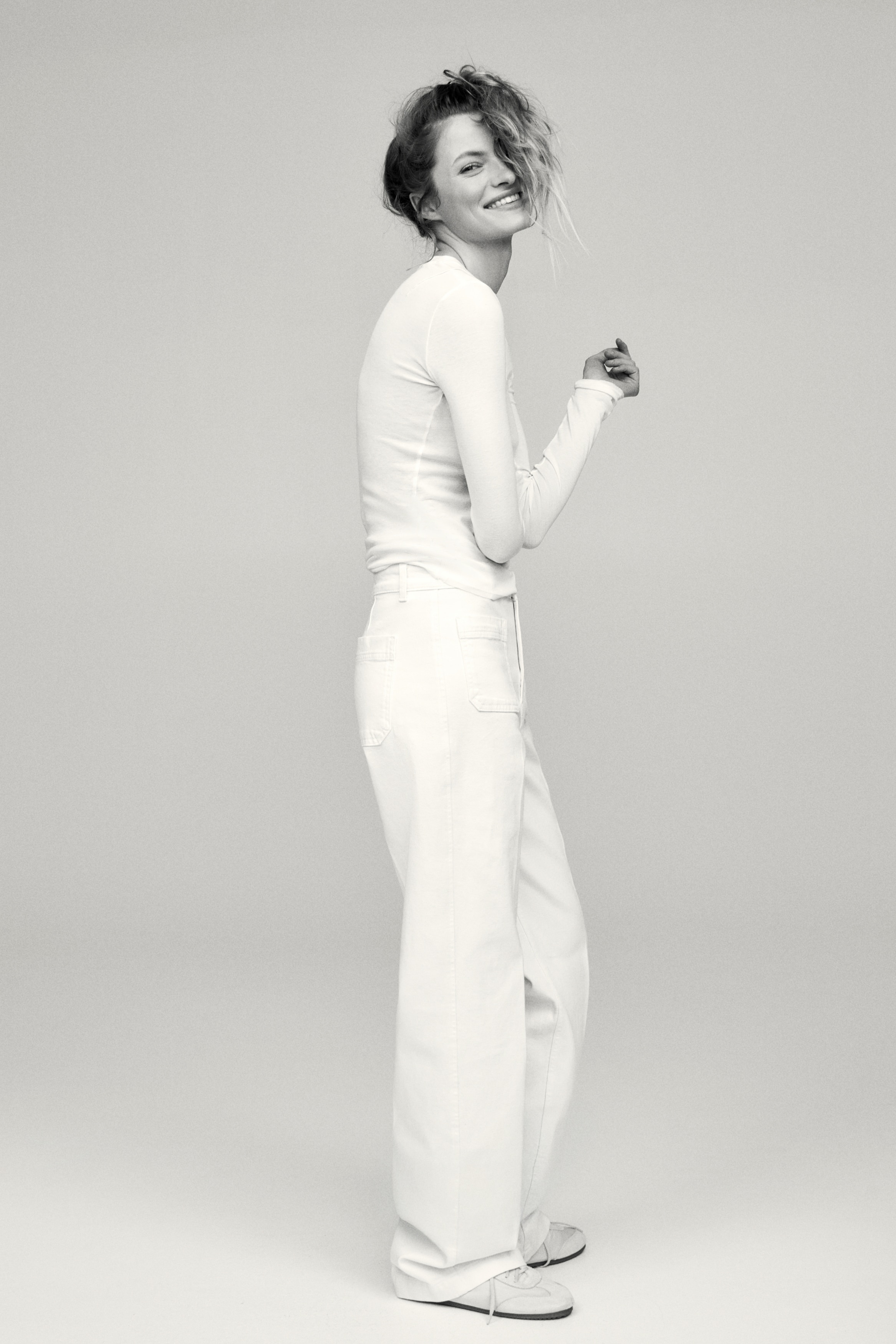 Wide High Jeans - Blanc/Marron foncé/Rose poudré/Bleu denim clair/Bleu denim marine/Bleu denim foncé/Rouge clair/Bleu denim clair