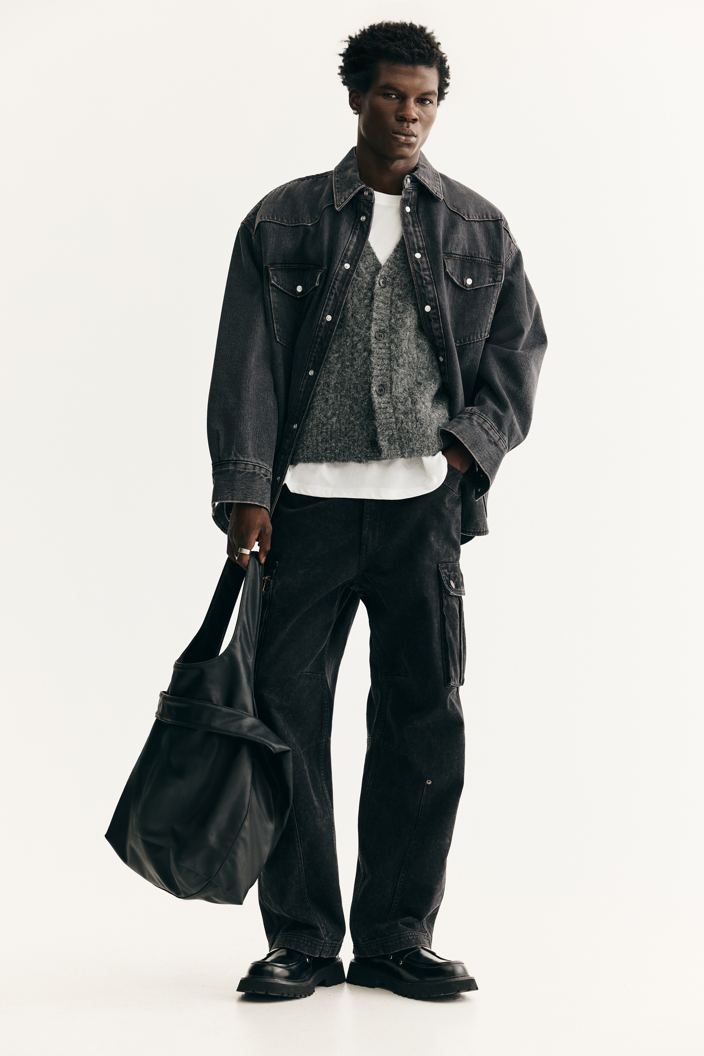 Herr - Svart Loose Cargo Jeans - Size: 28  - H&M