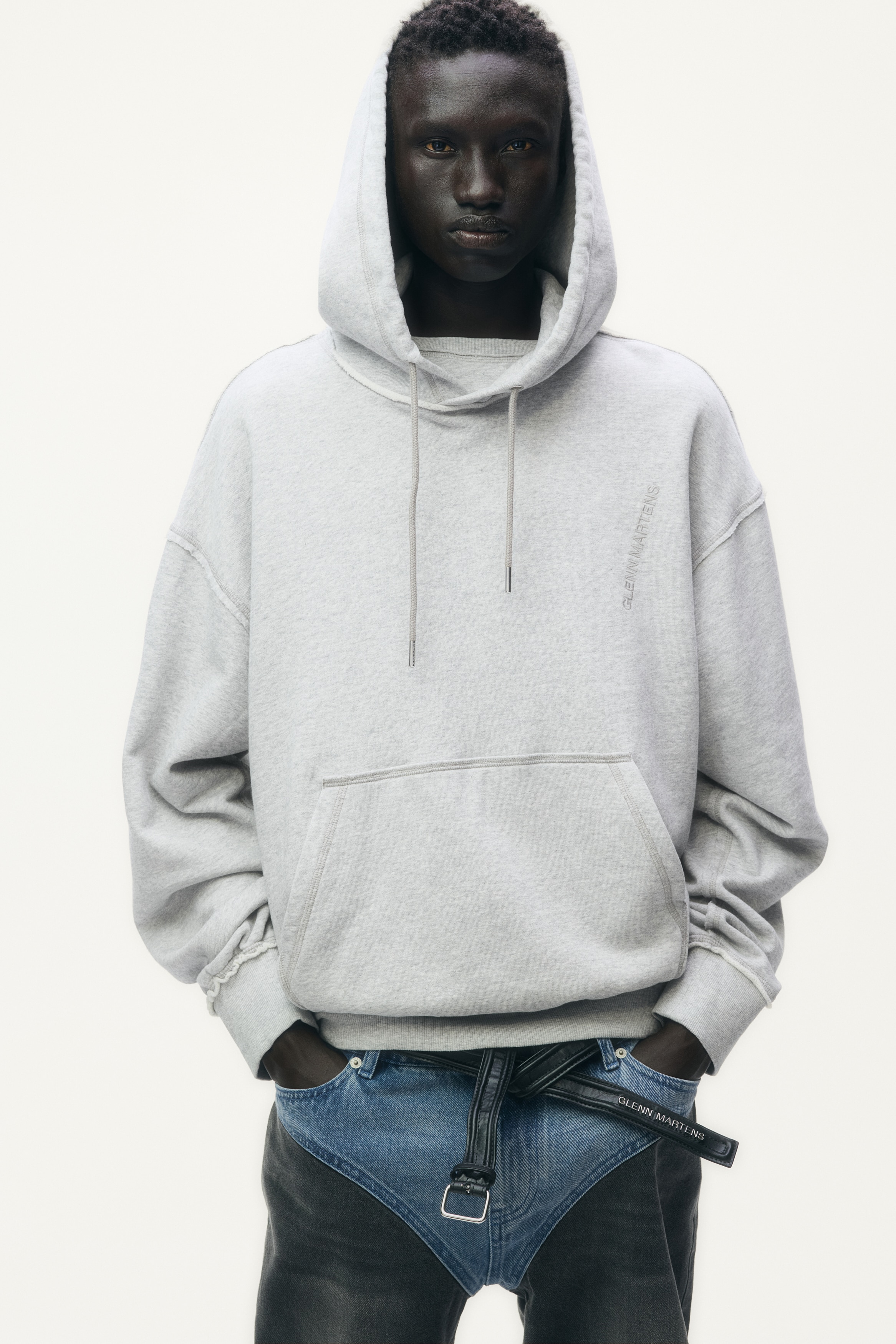 GLENN MARTENS  デザインスウェットパーカ Mサイズ GLENN MARTENS デザインスウェットパーカ Mサイズ 刺繍ディテール