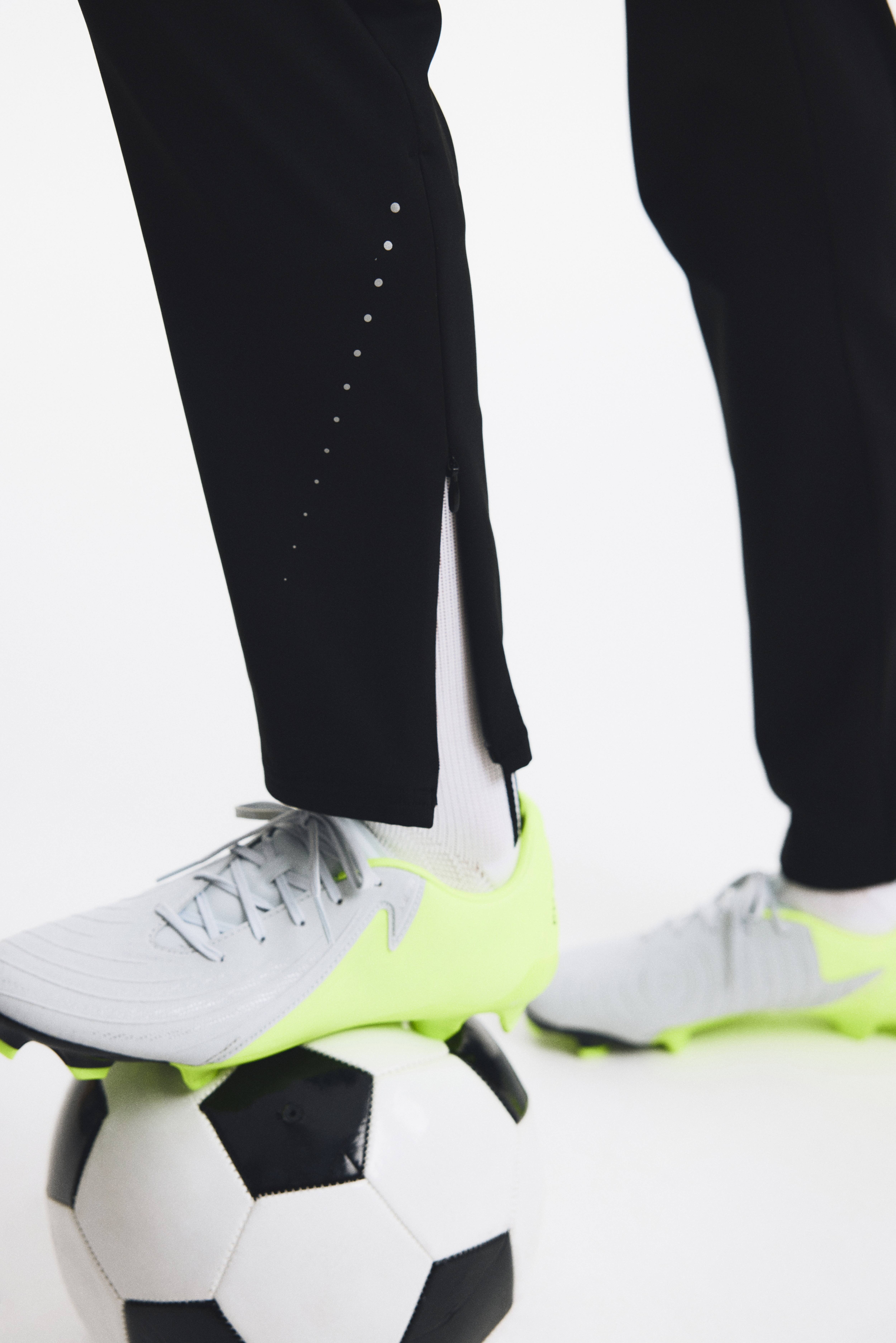 Warm Soccer Pants with ThermoMove™