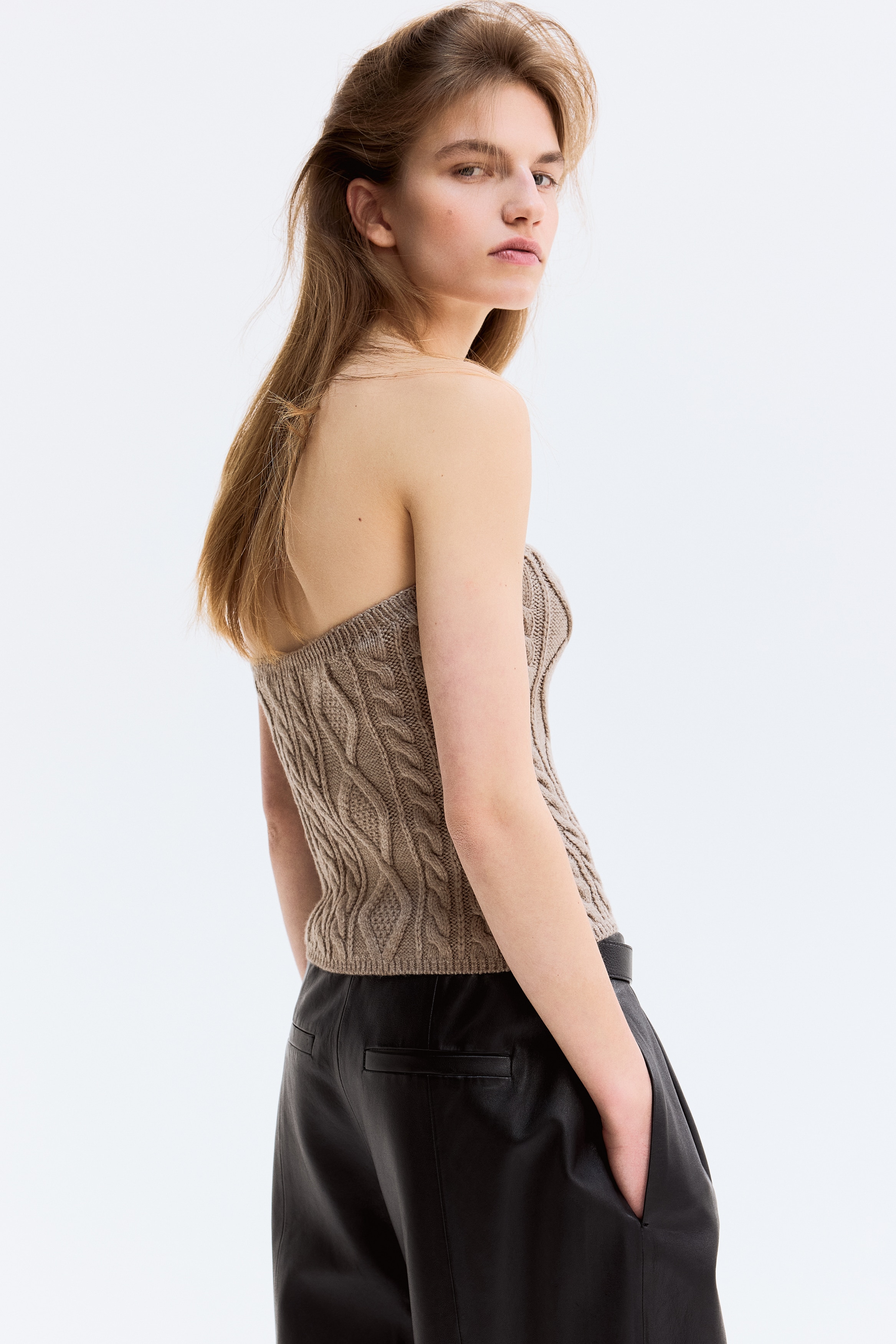 チューブトップ | ベアトップ 白・黒 レース 紐なし 他 | H&M JP