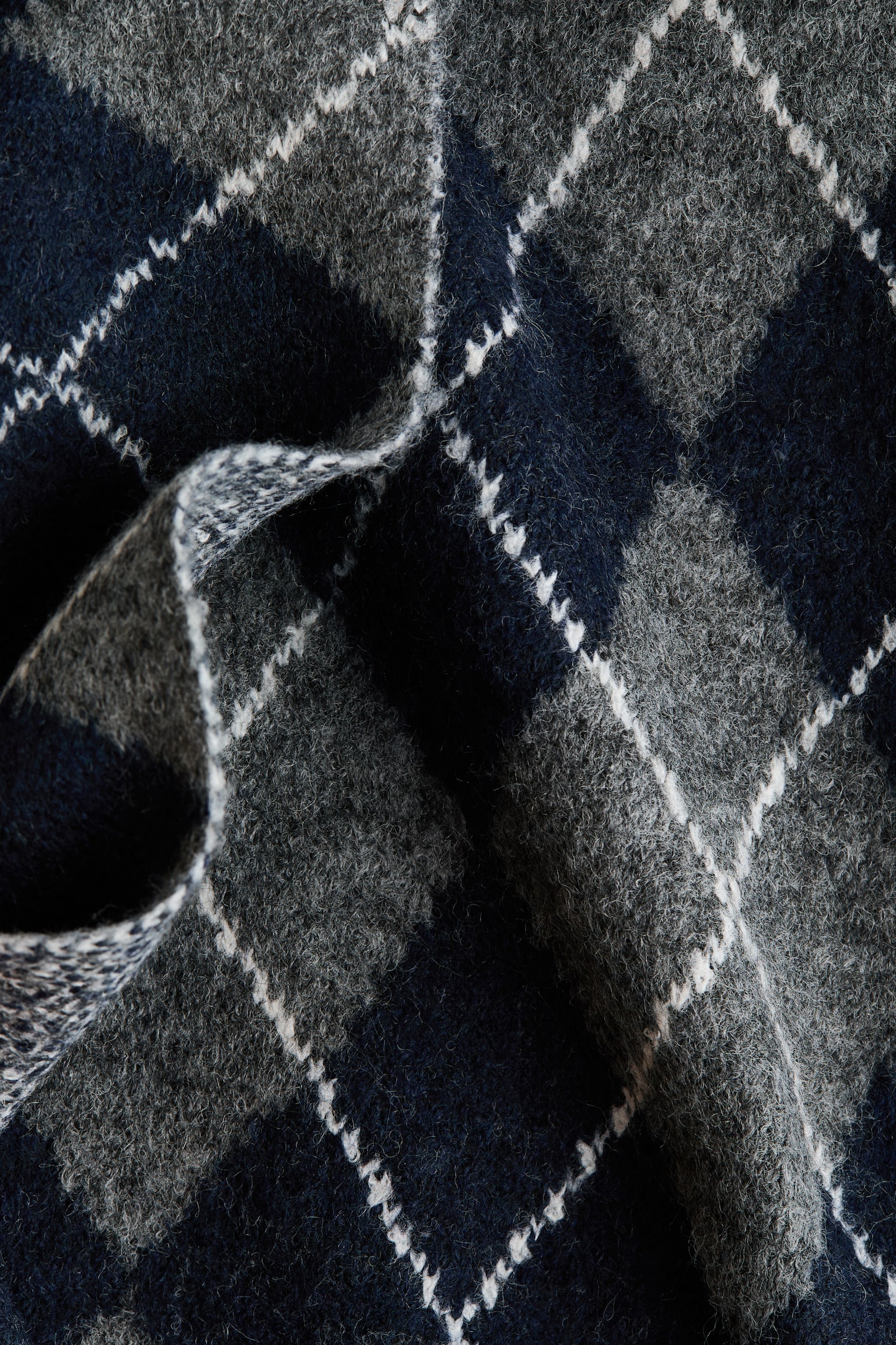 Женский свитер H&M Scarf-Detail, цвет: Тёмный серый / С ромбами — фото 5