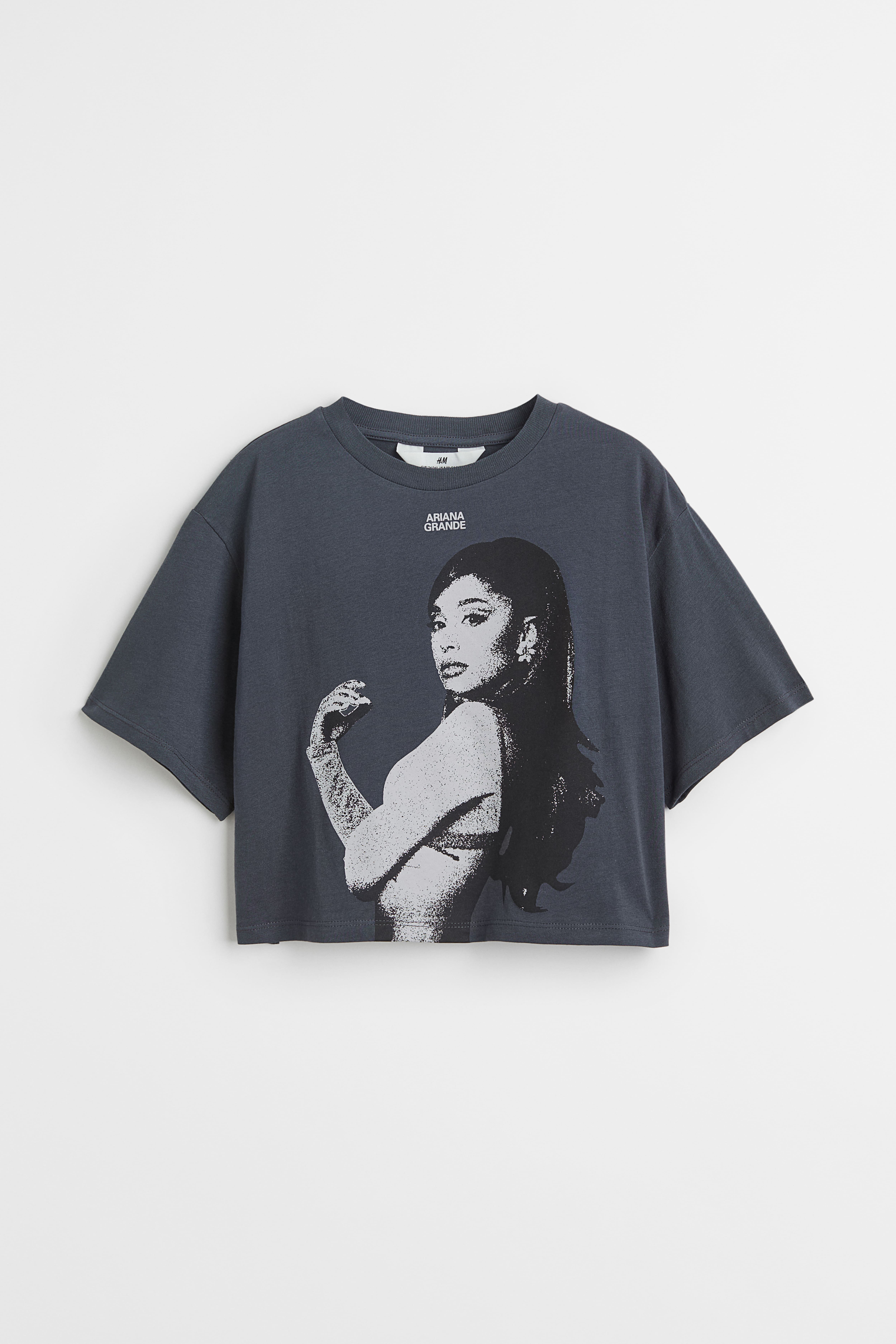 アリアナ t シャツ ショップ h&m