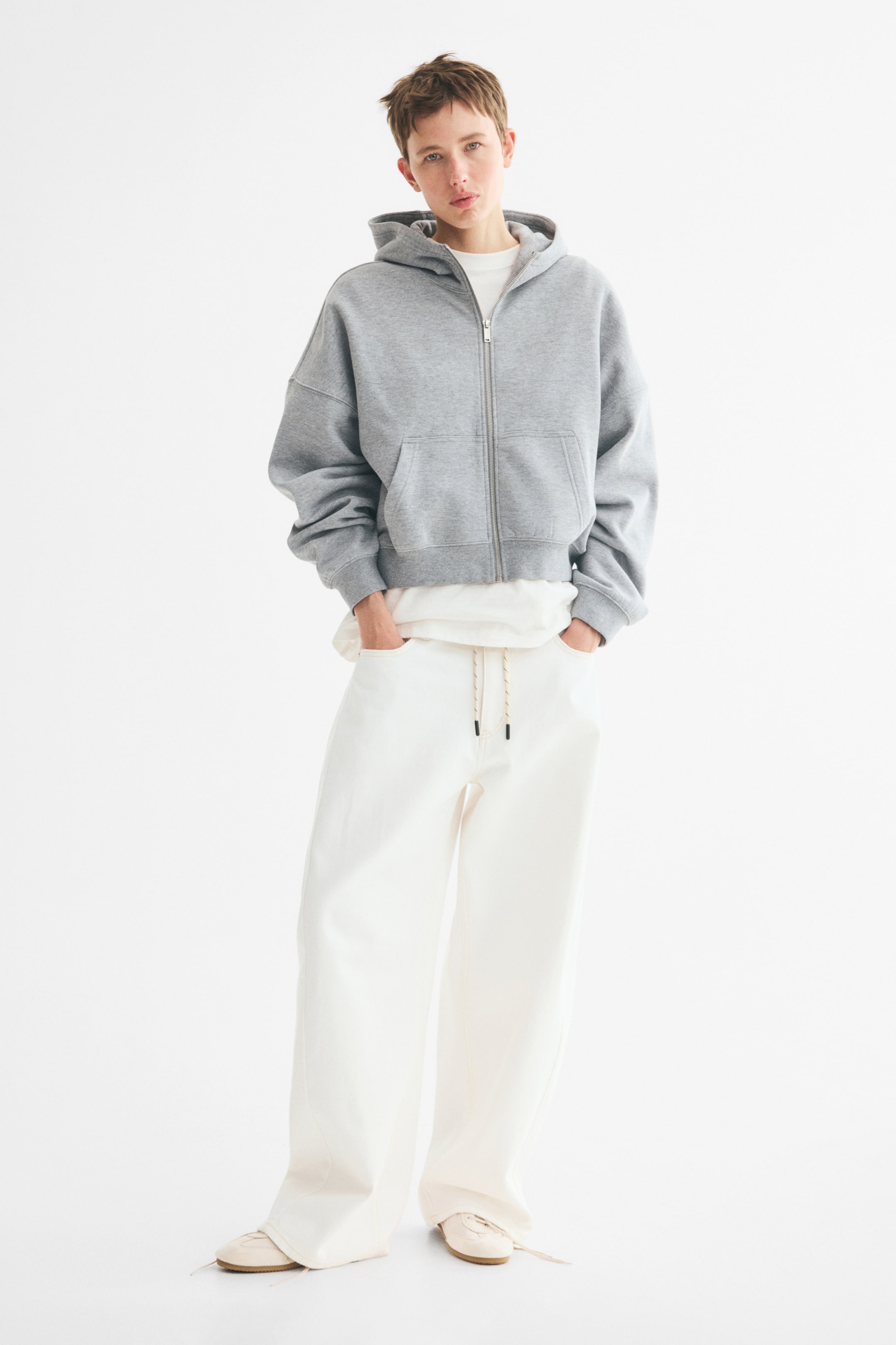 Veste à capuche zippée
