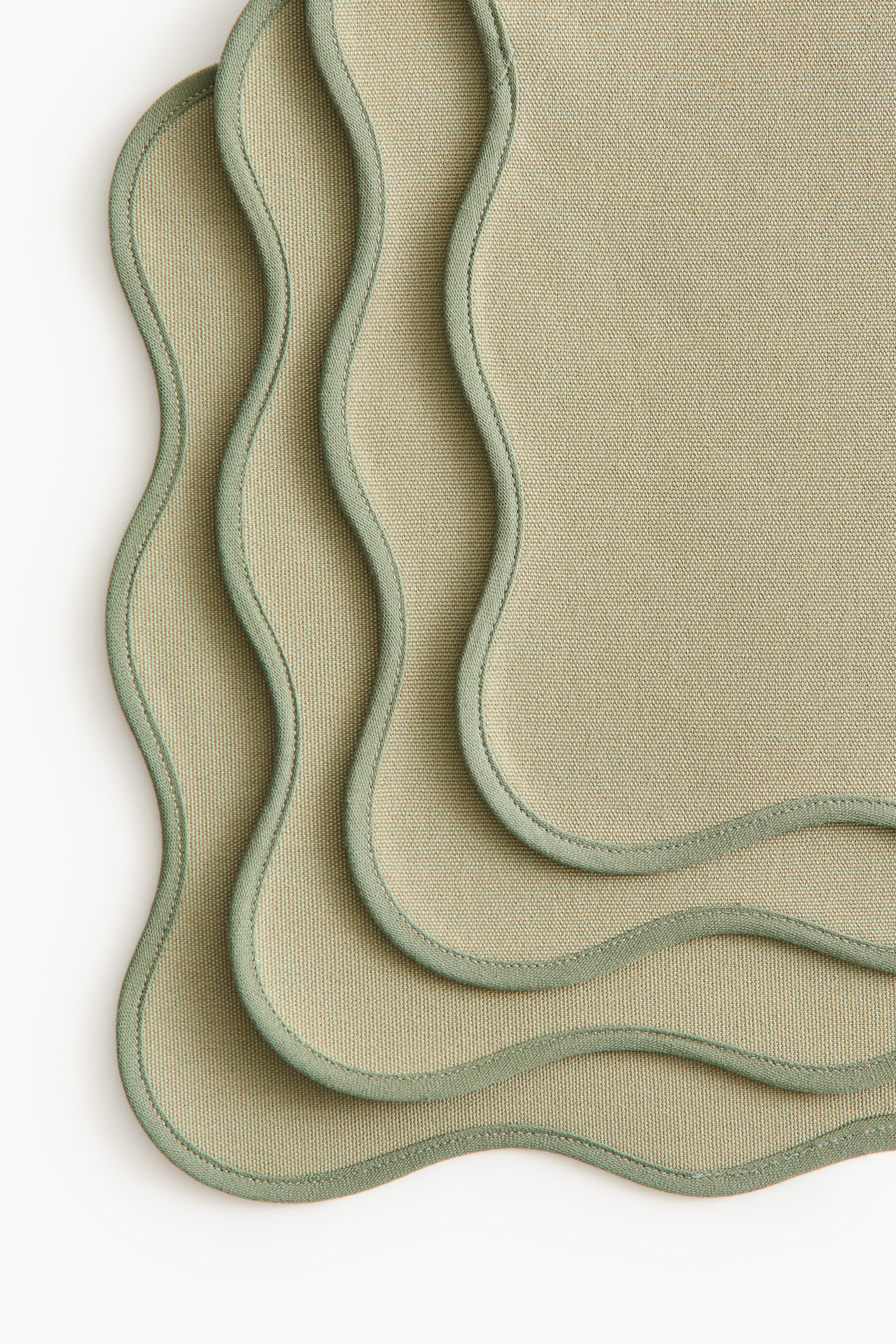 View larger image: 4-Pack Water-Repellent Placemats - Green - Home All | H&M US 2