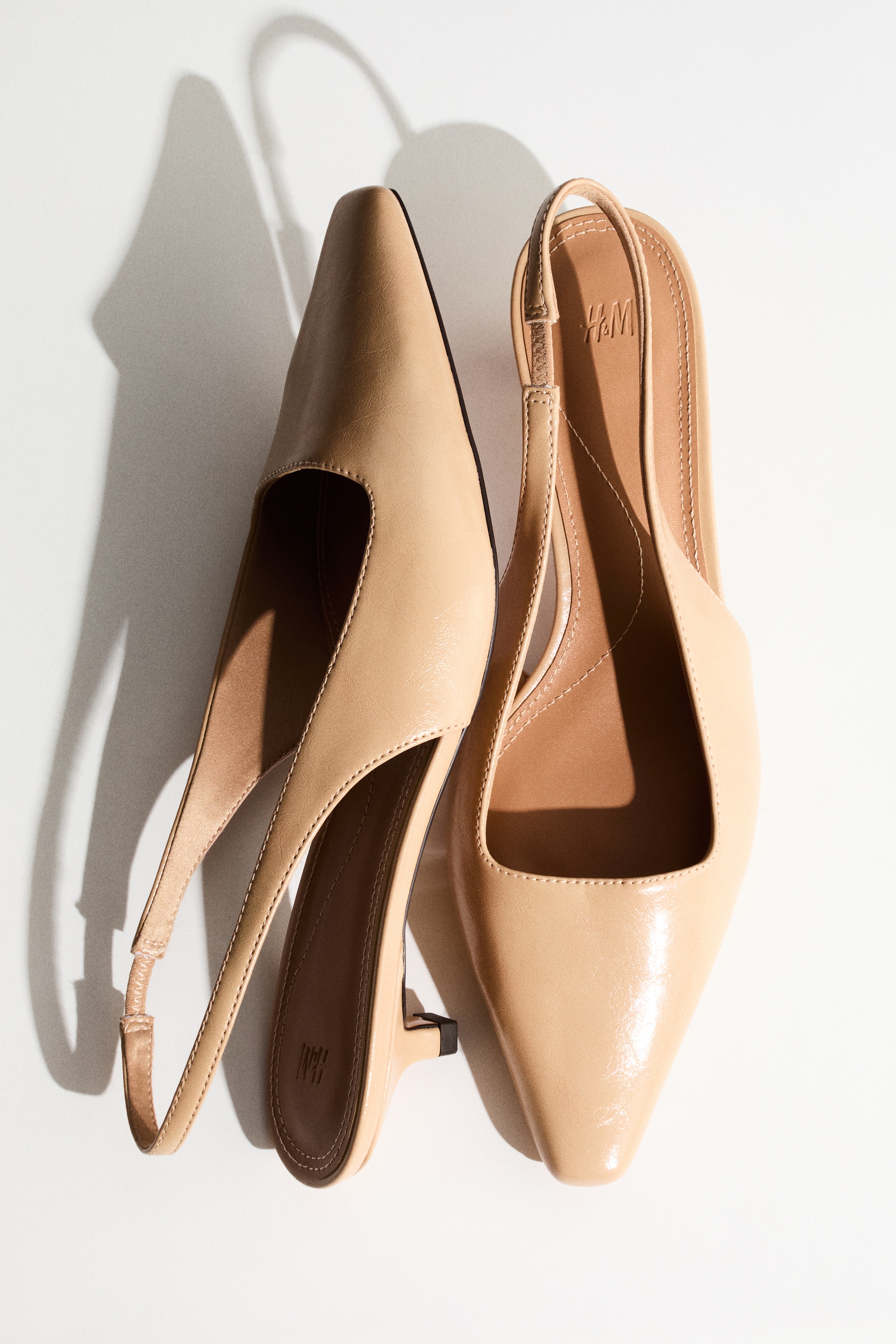 Sapatos de calcanhar aberto com salto kitten - Bege/Castanho escuro