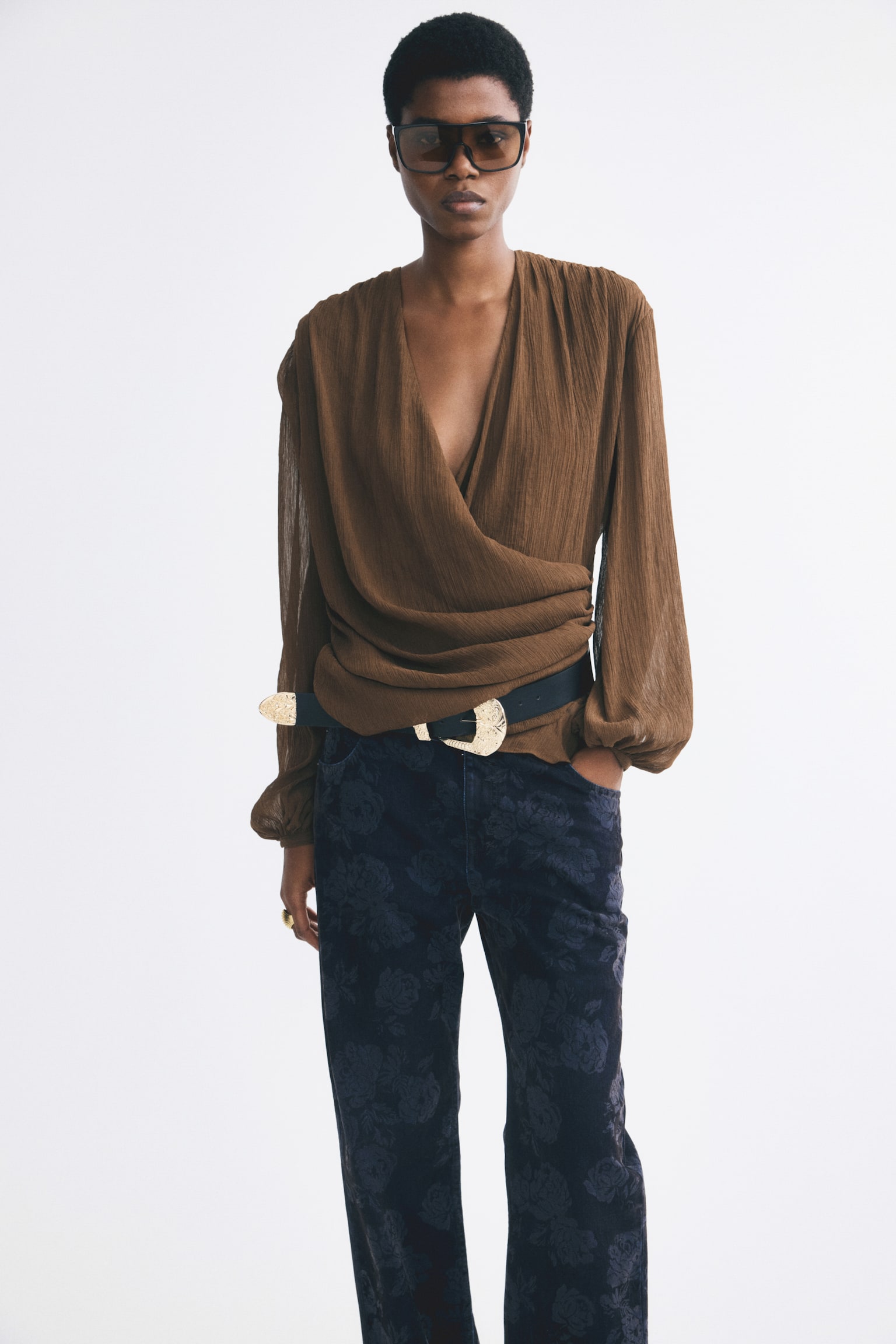 Женская блузка H&M Crinkled Wrap, цвет: Коричневый — фото 4