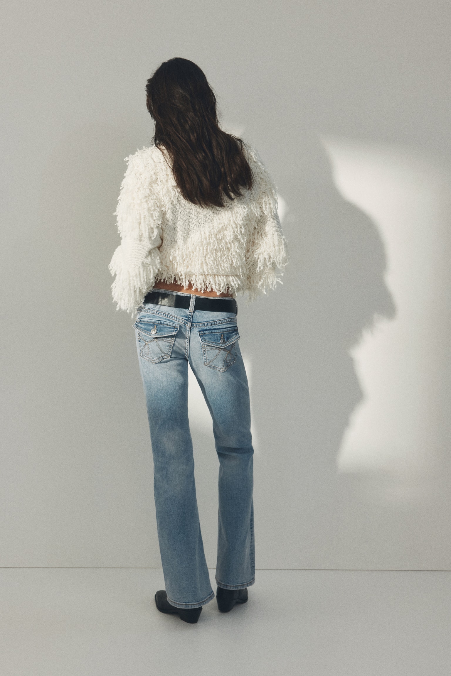 Flared Low Waist Jeans - Helles Denimblau/Denimblau/Weiß - 3