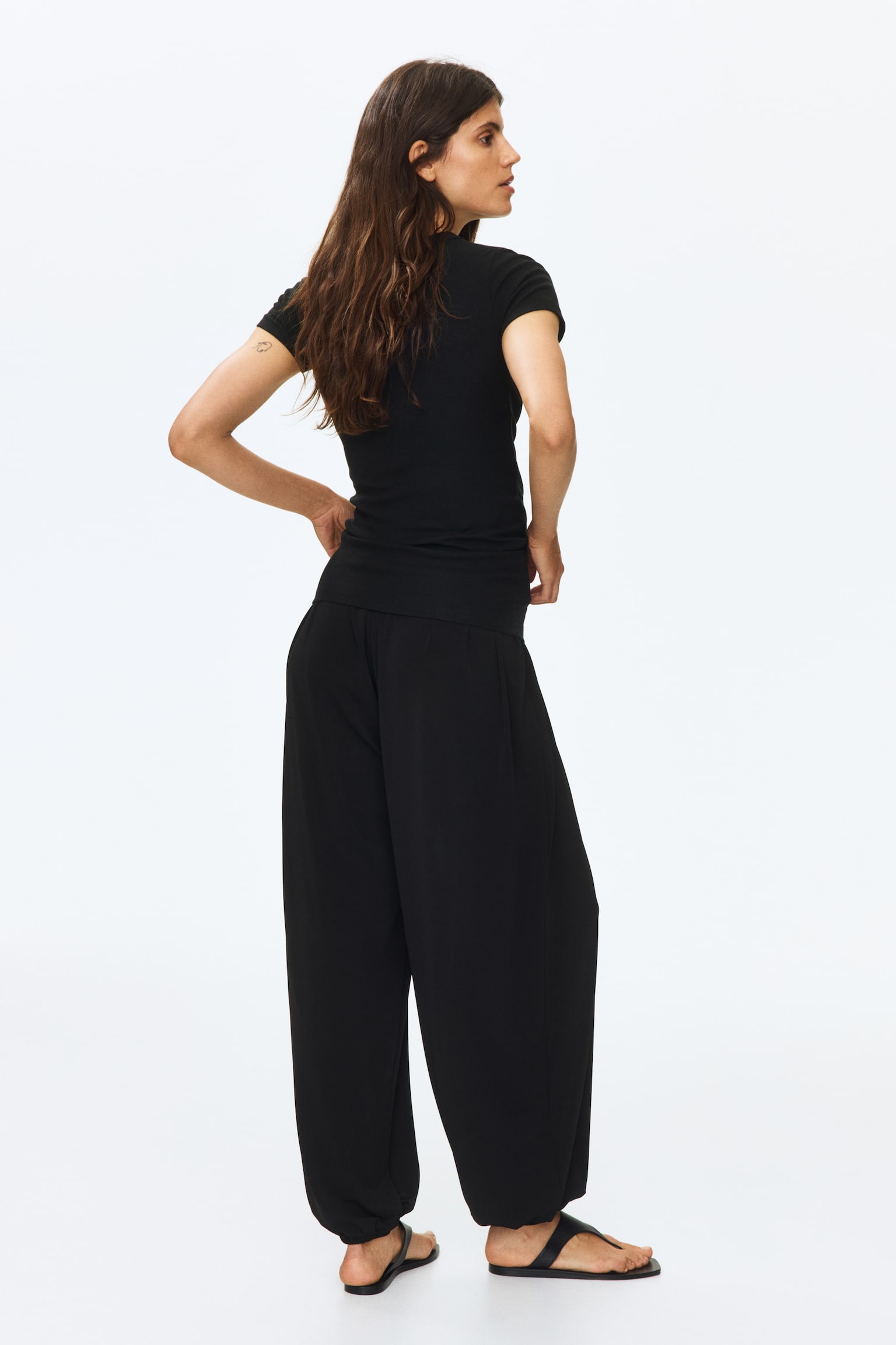 Женские брюки H&M Mama Pull-On Balloon, цвет: Чёрный — фото 4