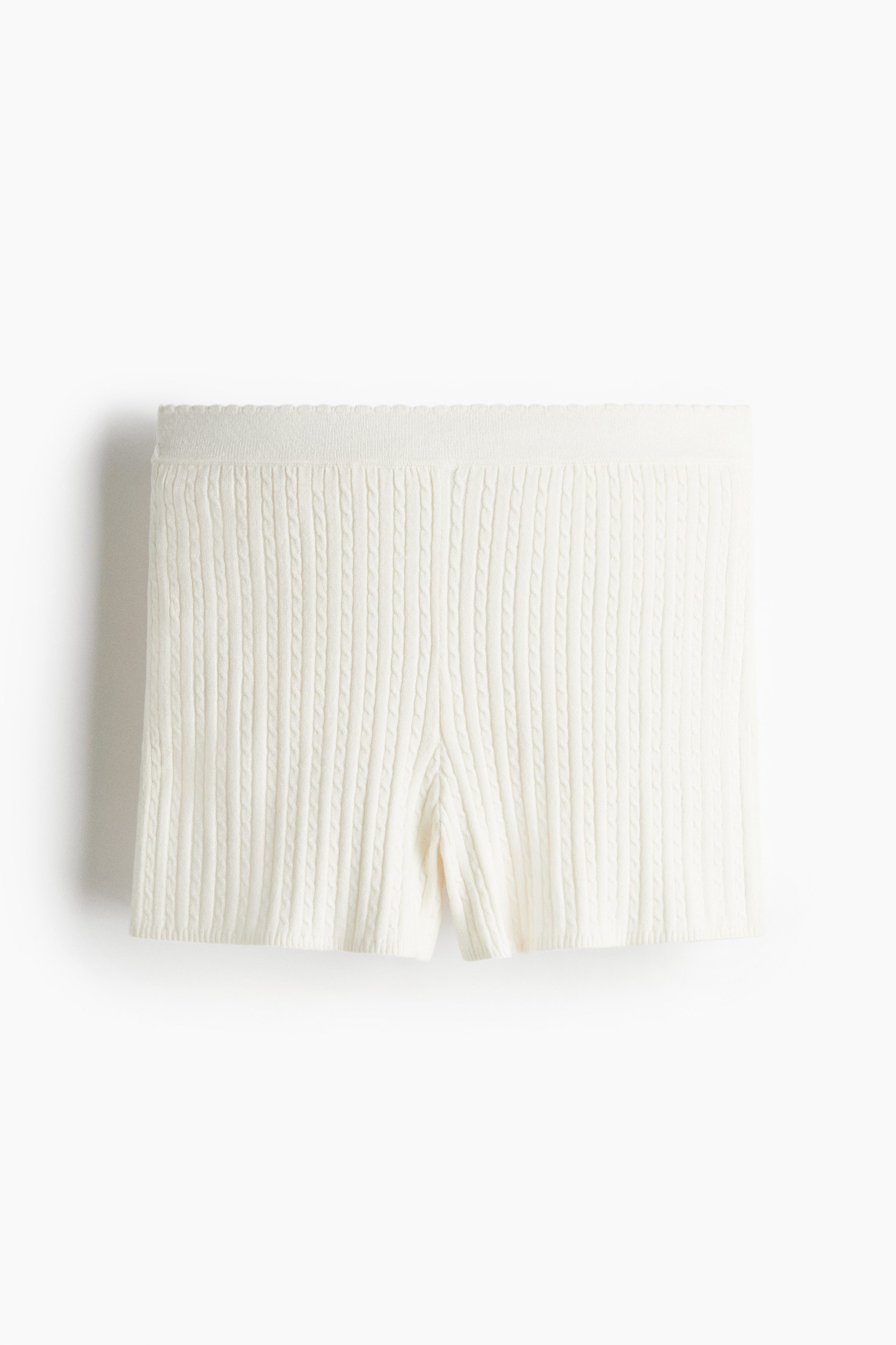 Πλεκτό σορτς με σχέδιο πλεξούδα - Κρεμ