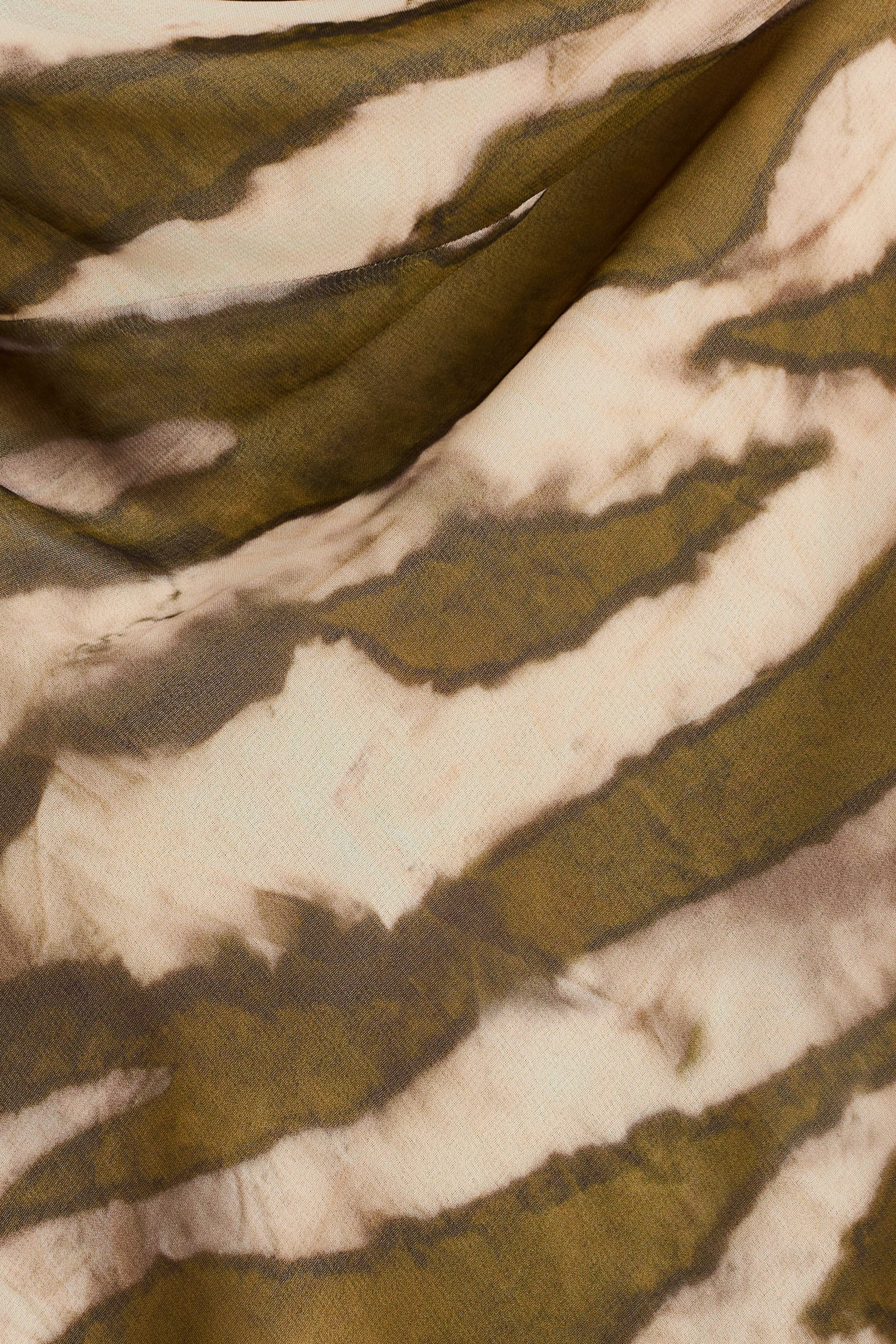 Robe dos nu avec cordons de serrage