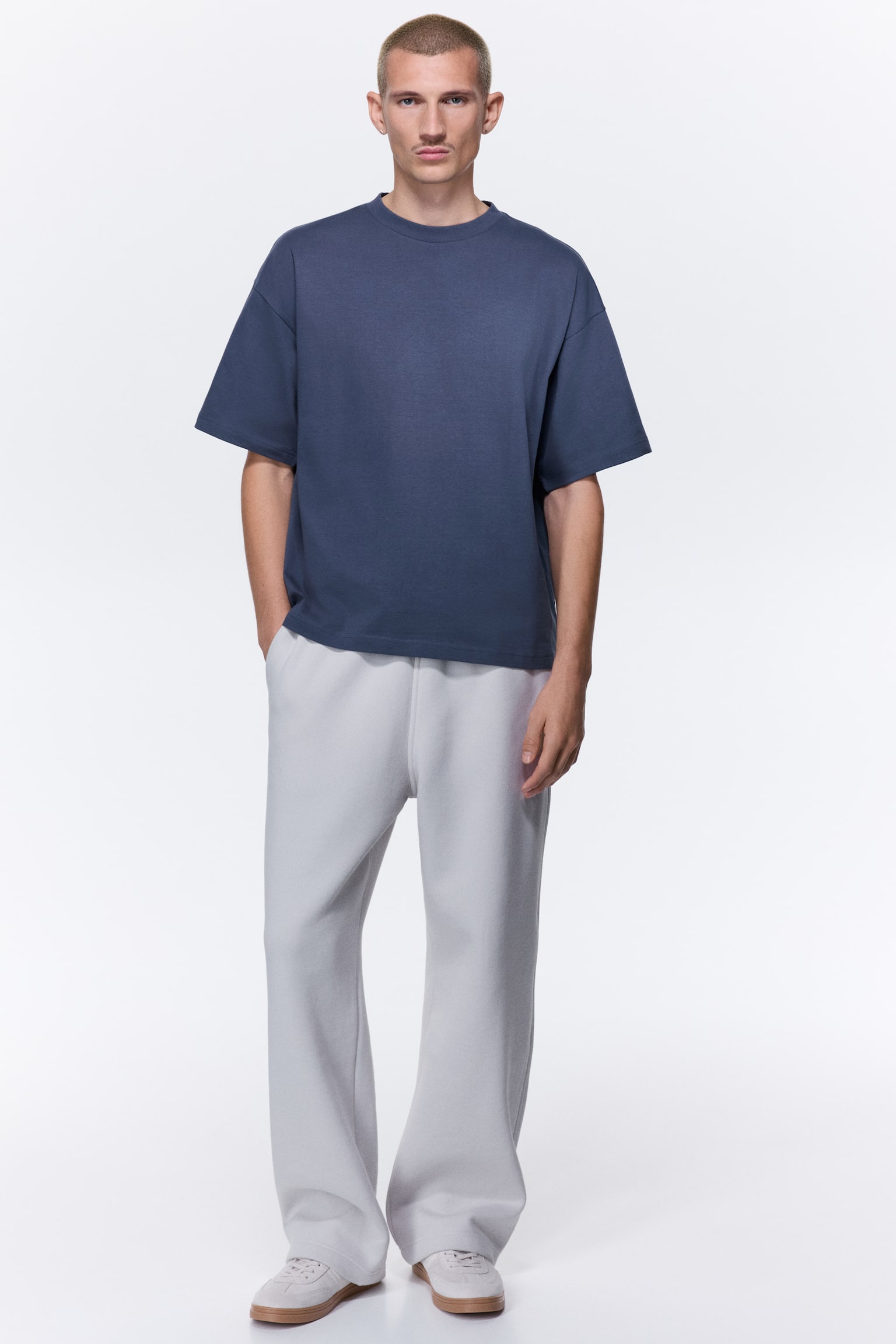 Спортивні штани Loose Fit - Світло-сірий/Темно-синій/Зелений хакі/Коричневий/Чорний/Темний сливово-фіолетовий/Світло-сірий меланж/Кремовий/Сірий - 1