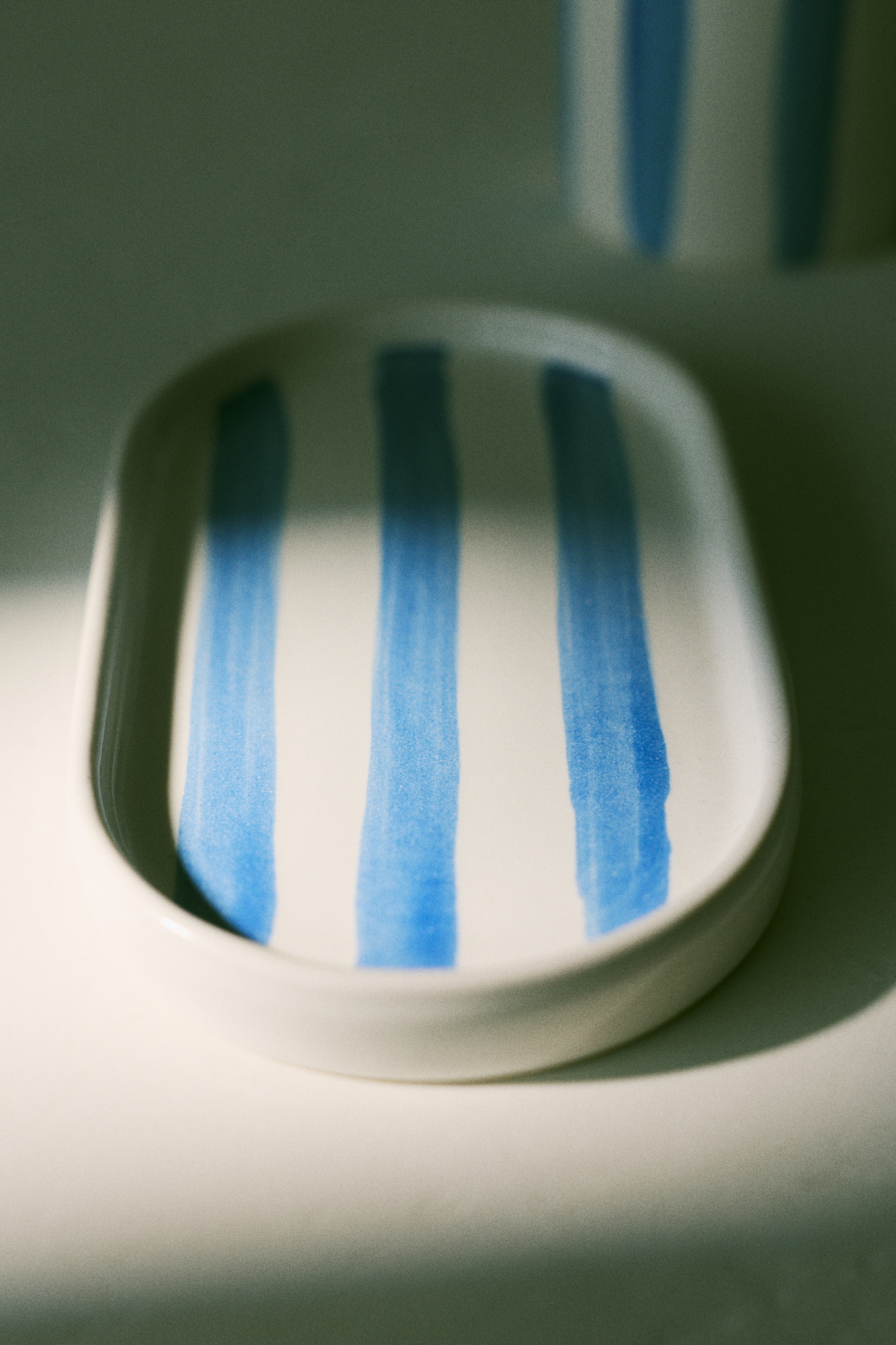 스톤웨어 트레이 - 화이트/블루 스트라이프