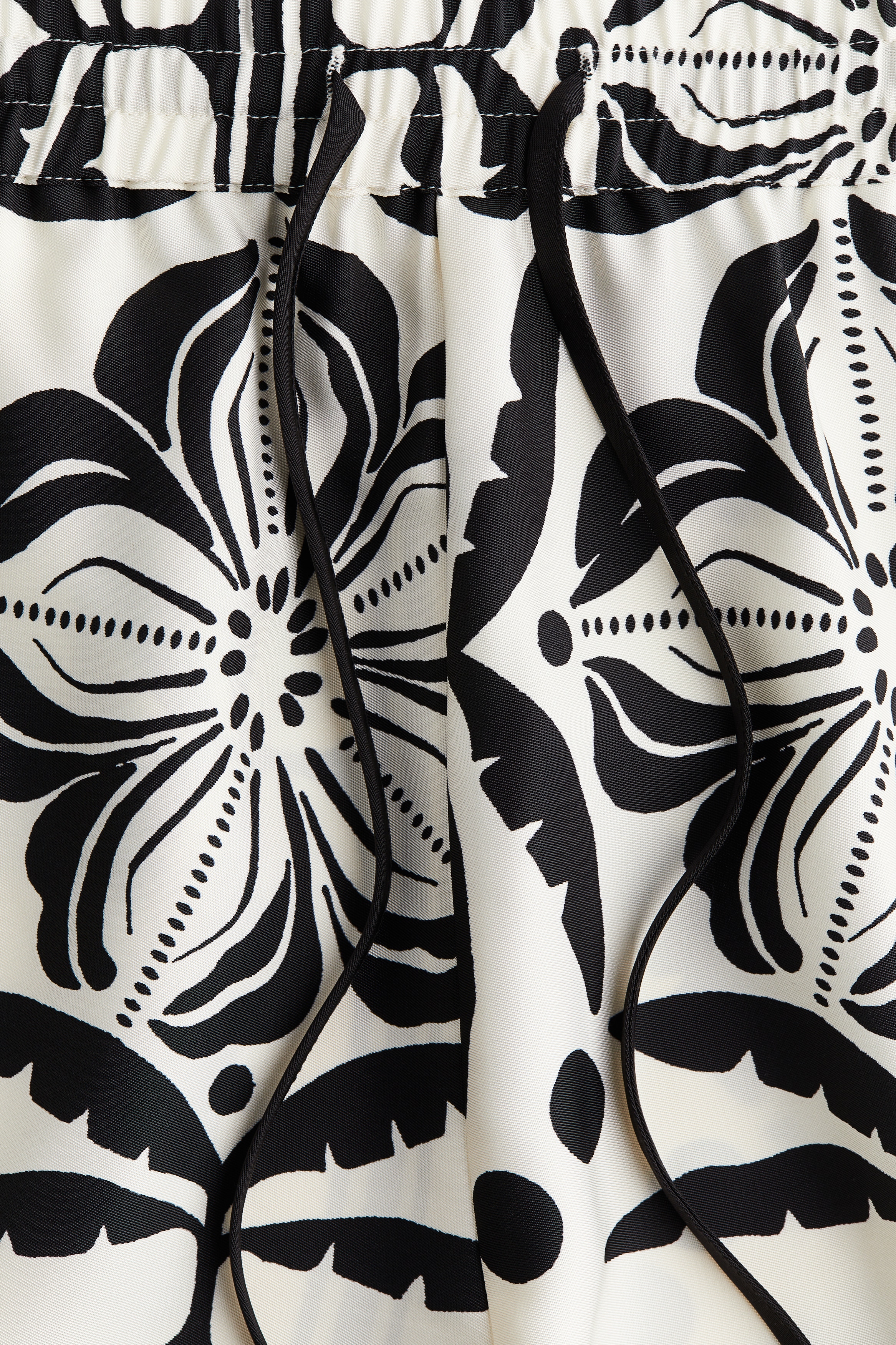 Drawstring twill shorts