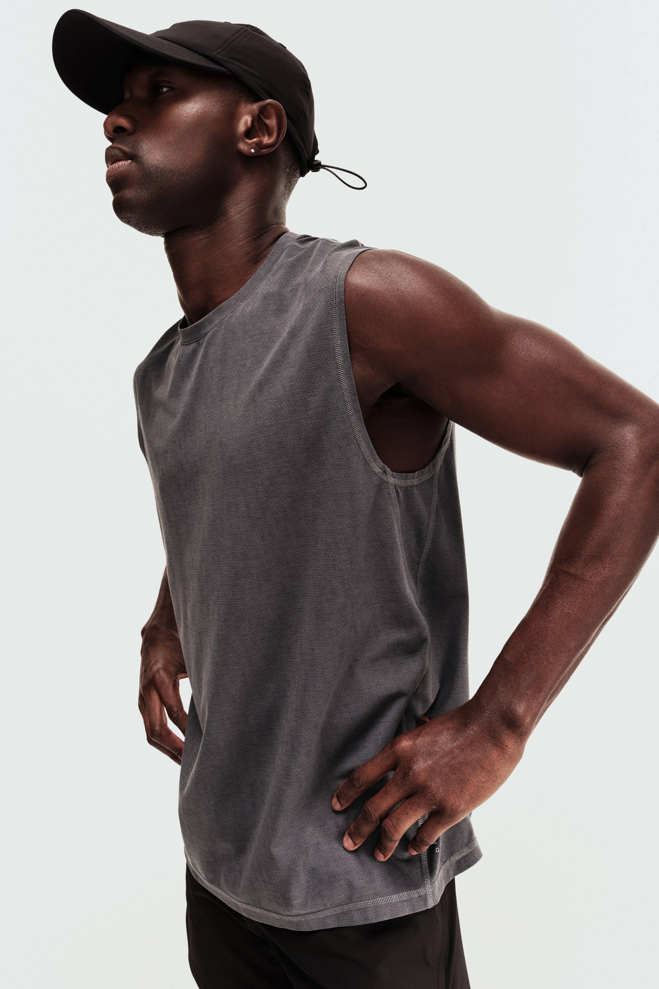 Мужские топы H&M Regular-Fit Sports Tank Top with DryMove™ — фото 7