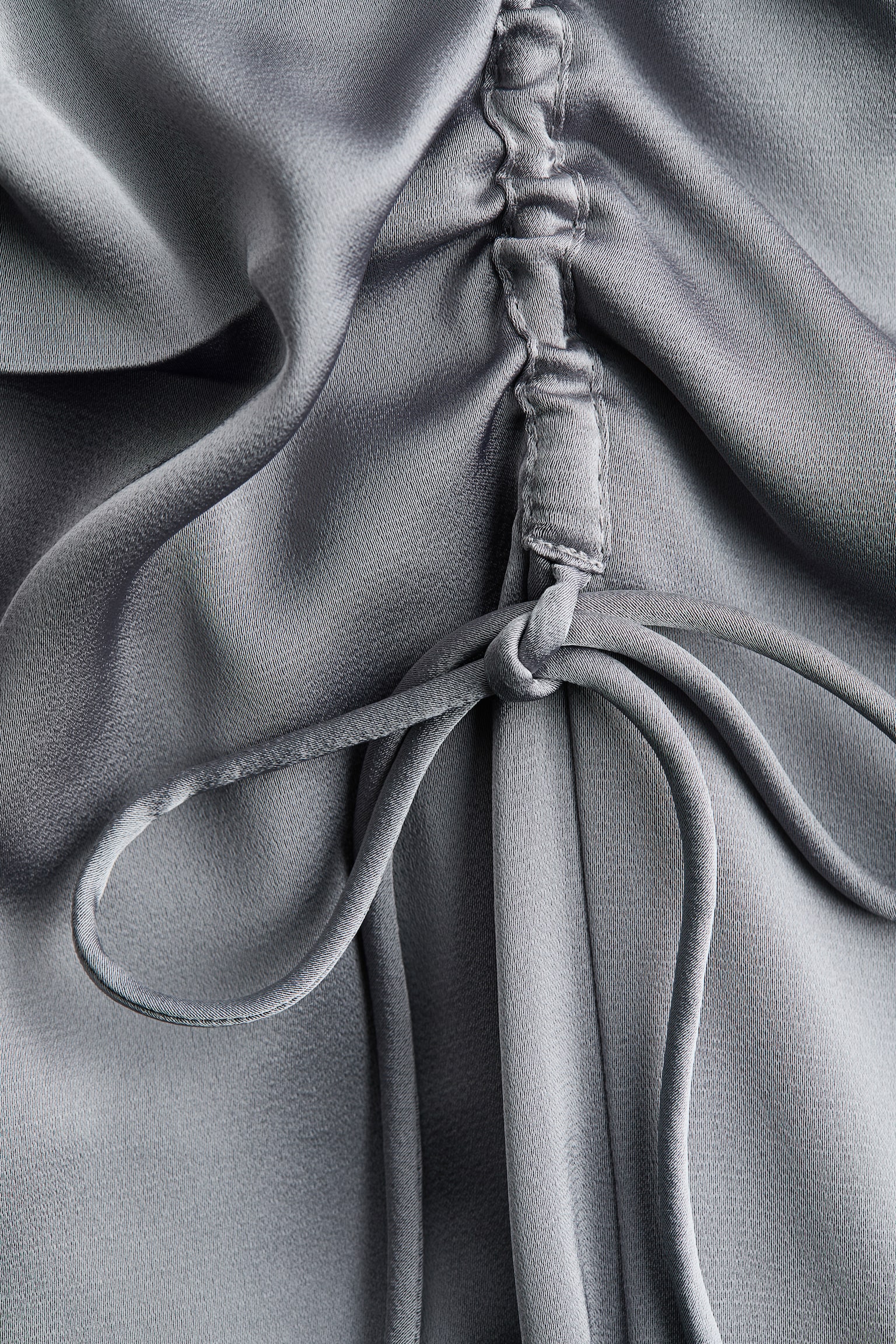 Женское платье H&M Drawstring-Detail Satin, цвет: Серый — фото 5