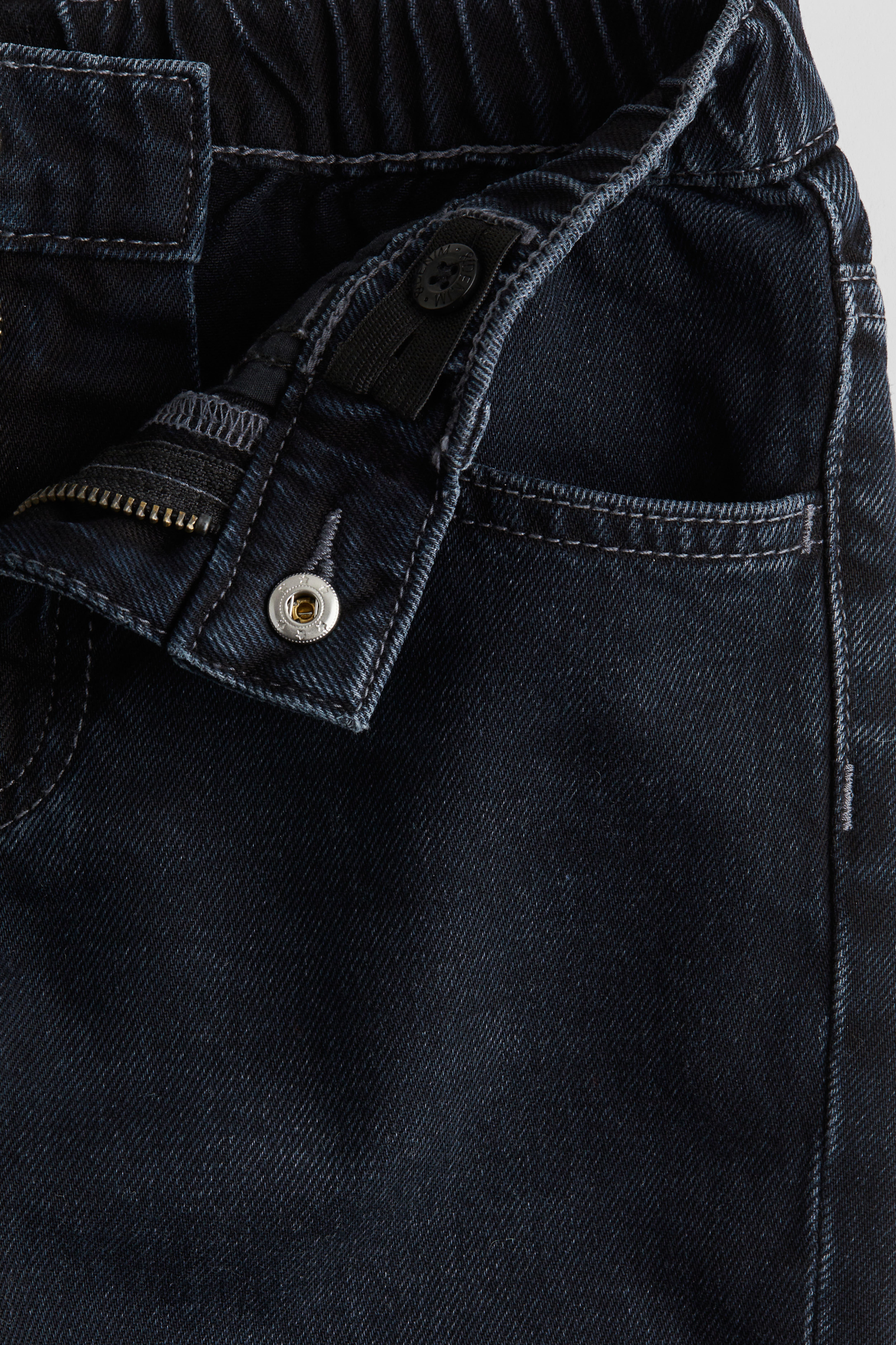 Loose Fit Jeans