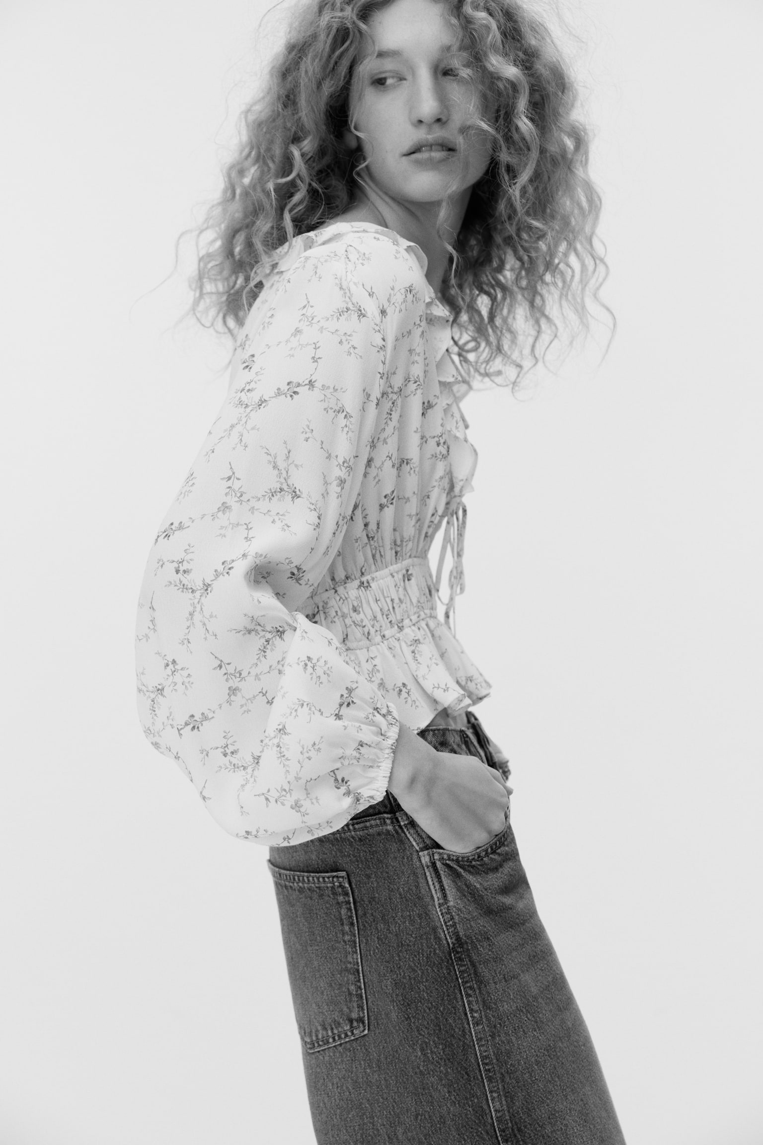 Flounce-trimmed viscose blouse - Light beige/Floral - 6