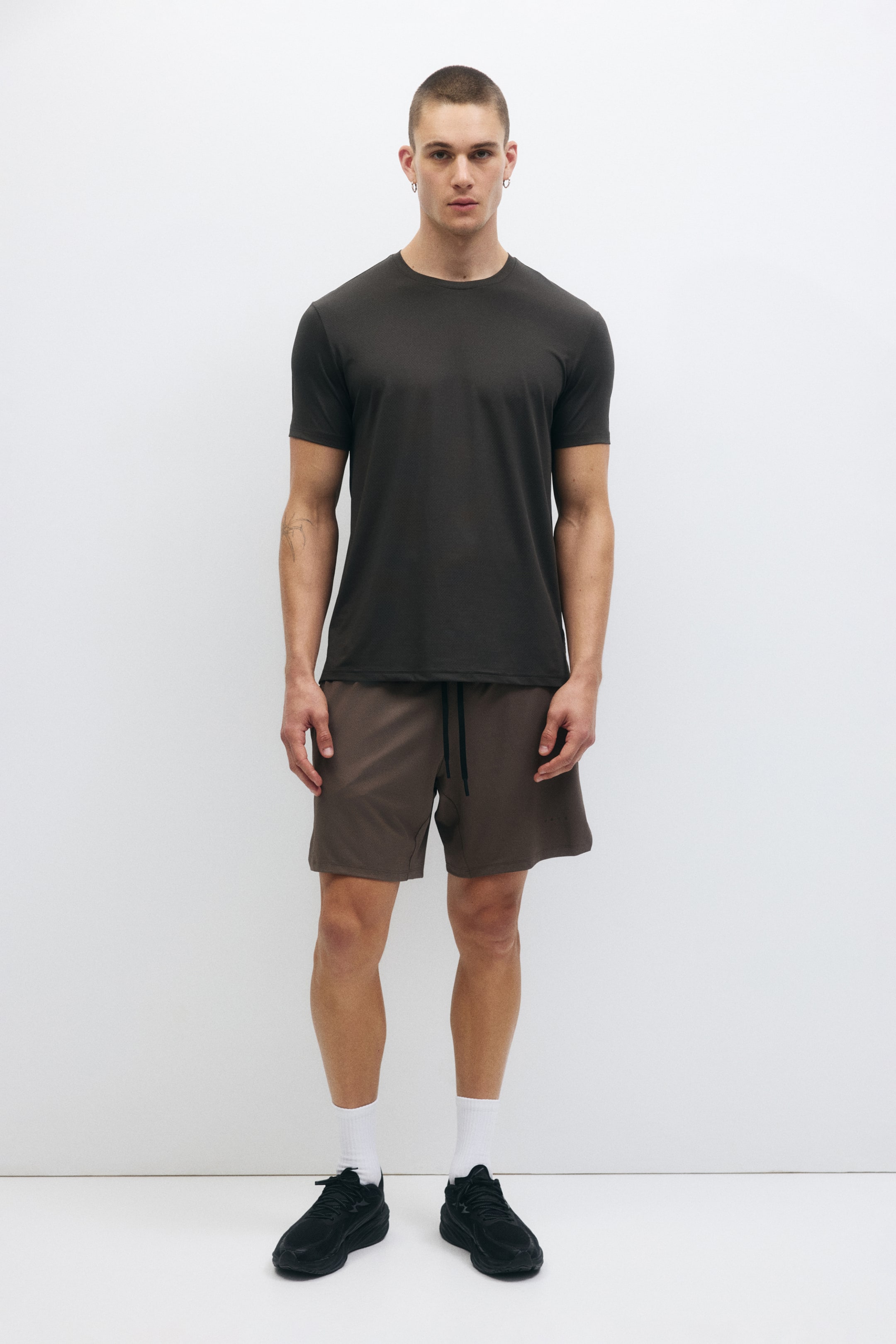 View larger image: Muscle-Fit Sports Shirt with DryMove™ - Dark brown - Men | H&M US 1