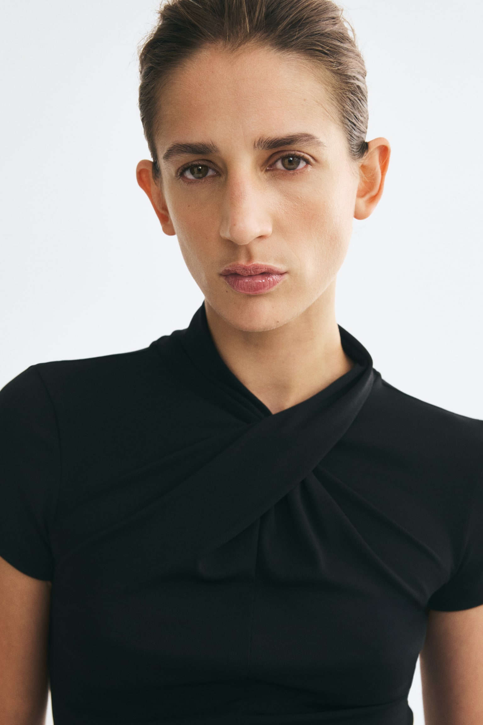 Женский топ H&M Short-Sleeved Twist-Detail Top, цвет: Чёрный — фото 4
