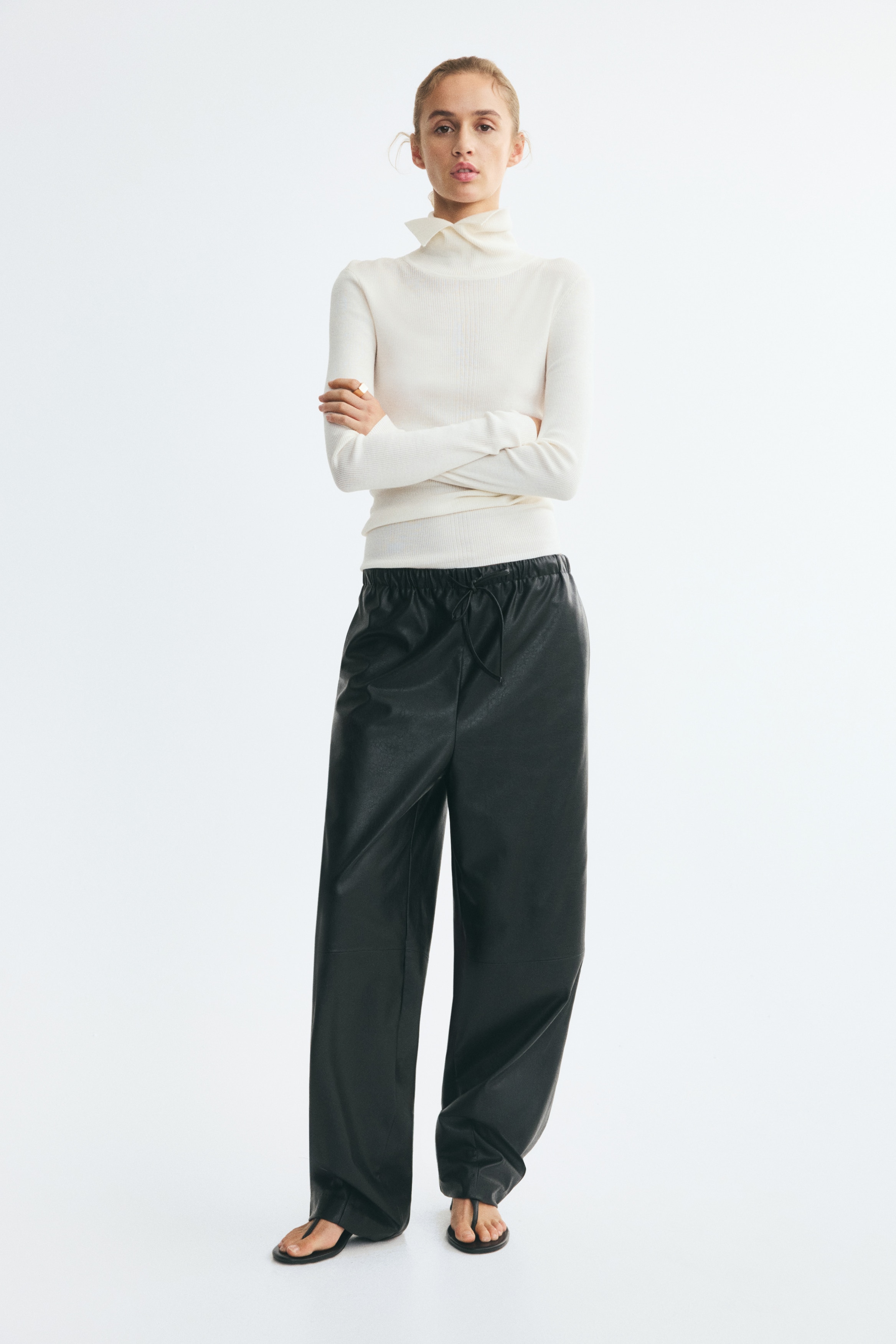 Coated barrel trousers - Black