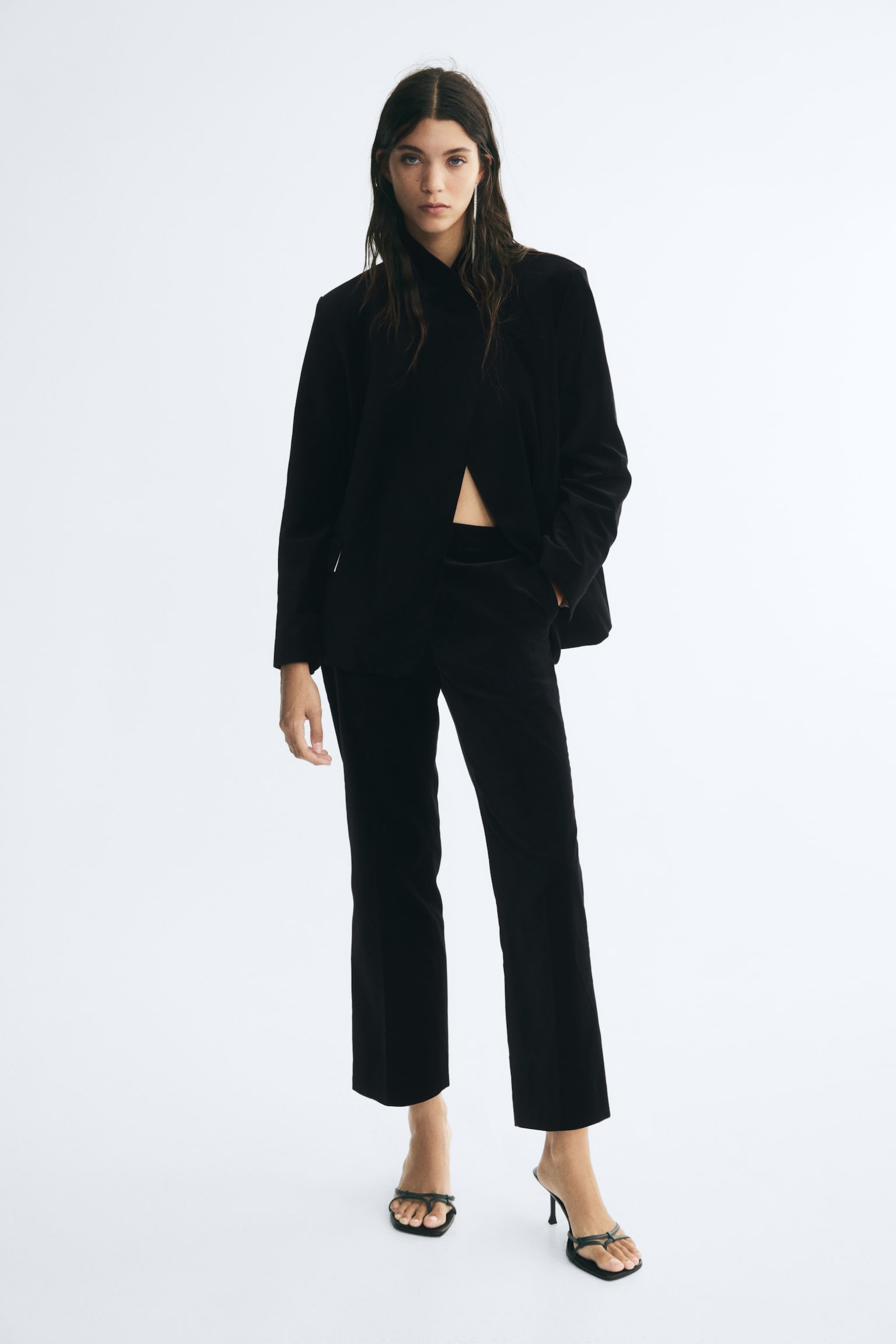 Женская куртка H&M Oversized Velvet, цвет: Чёрный — фото 4