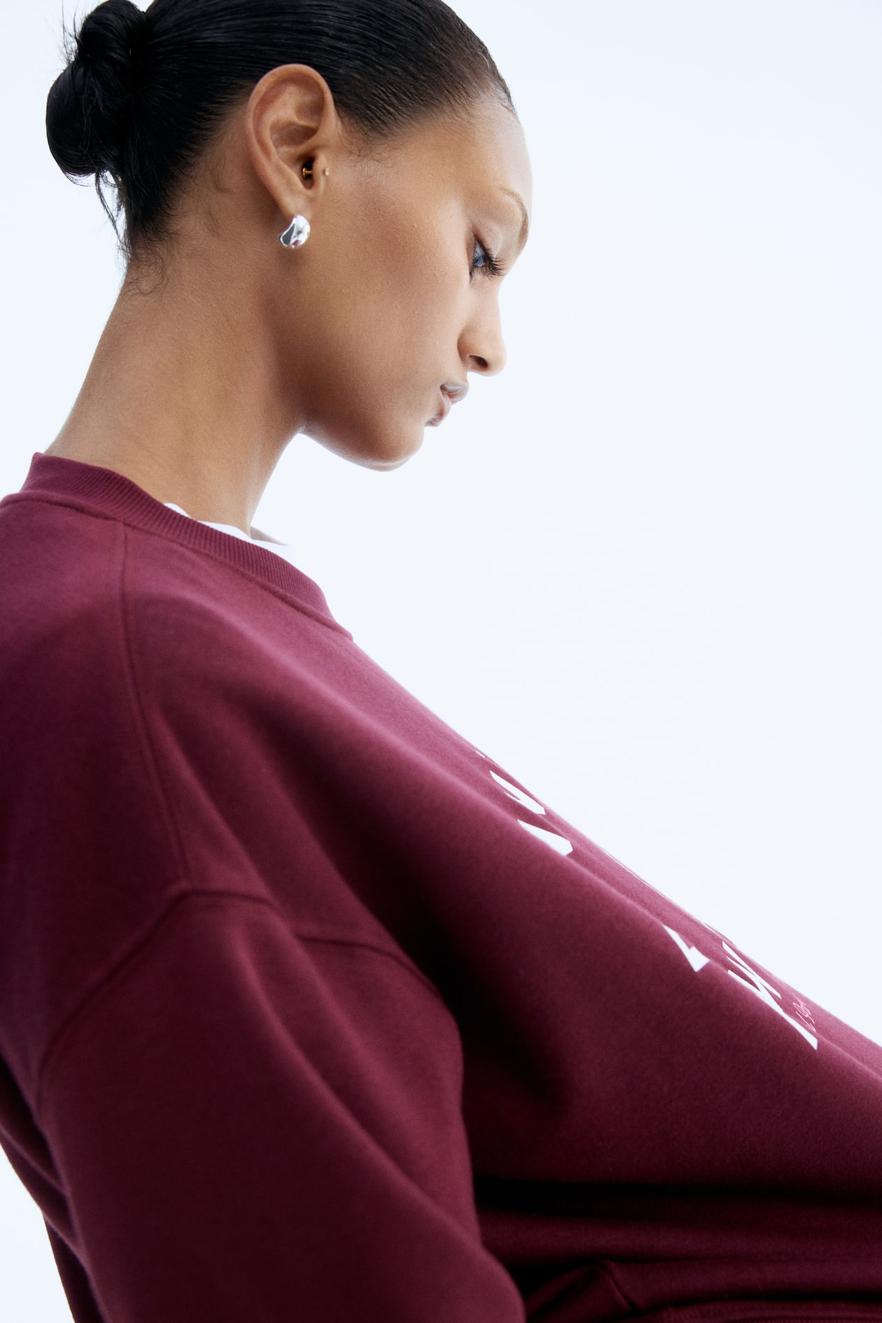 Sweatshirt with Text Motif - image 5