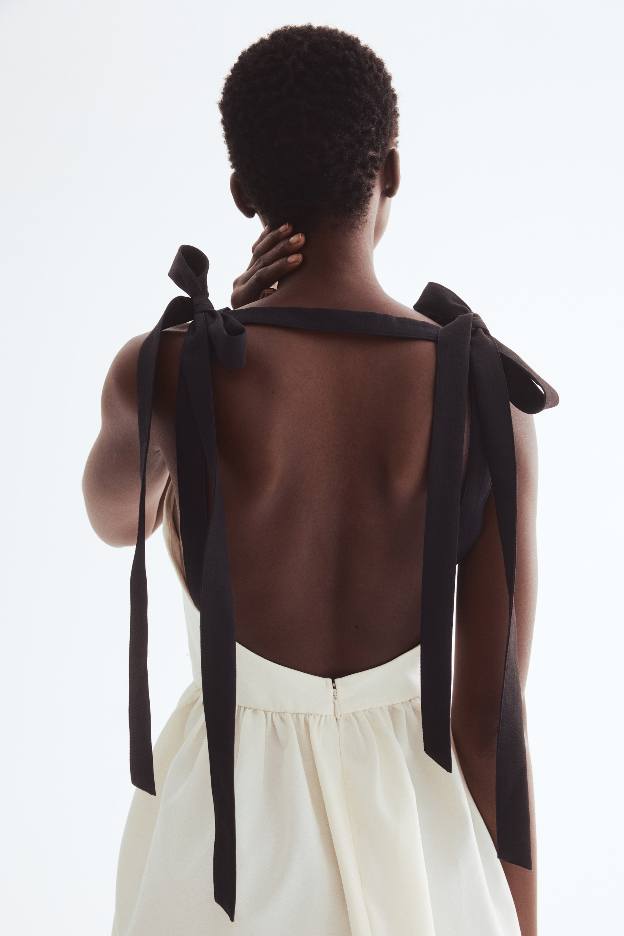 View larger image: Bow-detail dress - White - Ladies | H&M SG 5