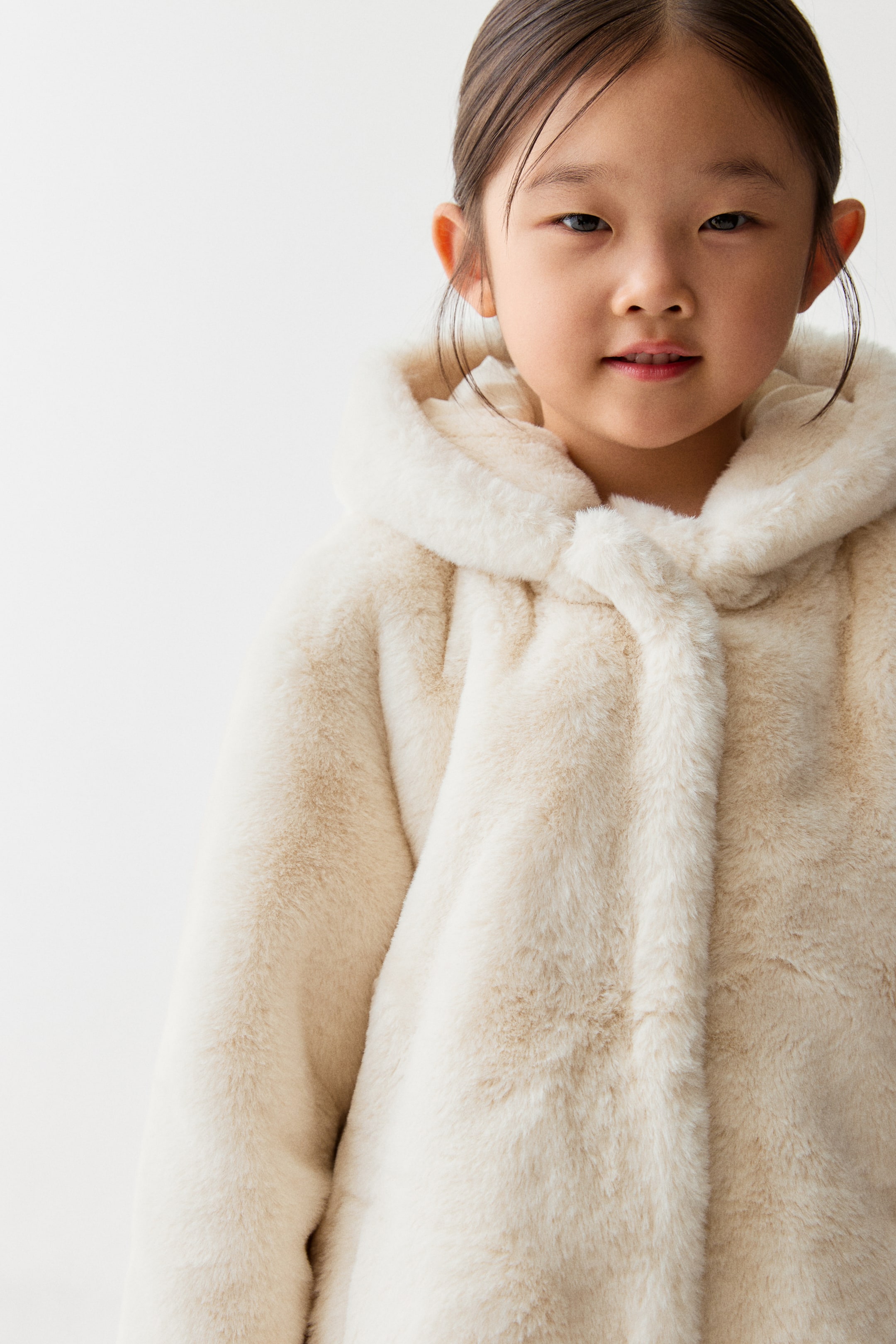 拡大画像を表示: フーデッドフラッフィコート - クリーム - Kids | H&M JP 4