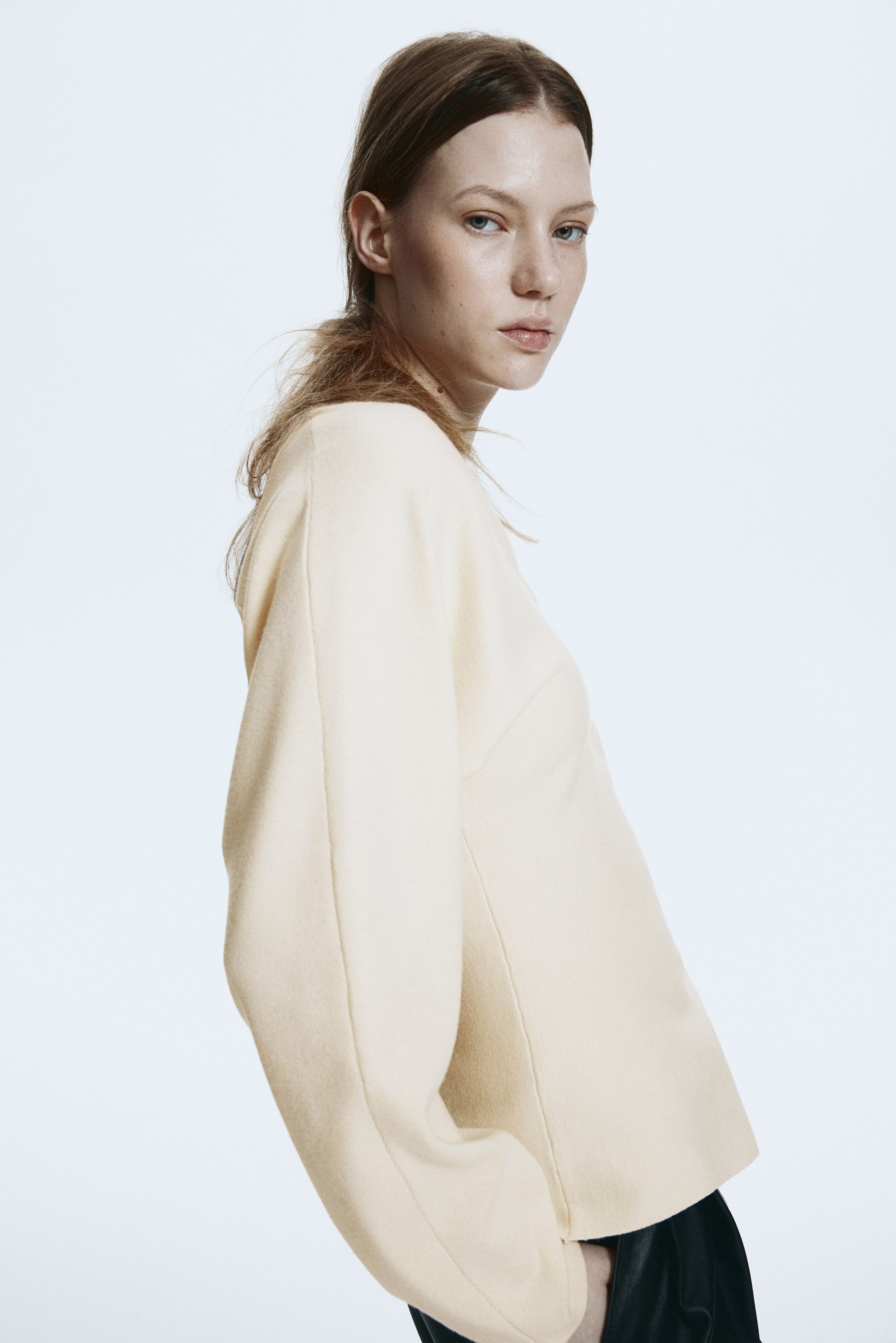 View larger image: Knitted V-neck top - Light beige - Ladies | H&M IN 3