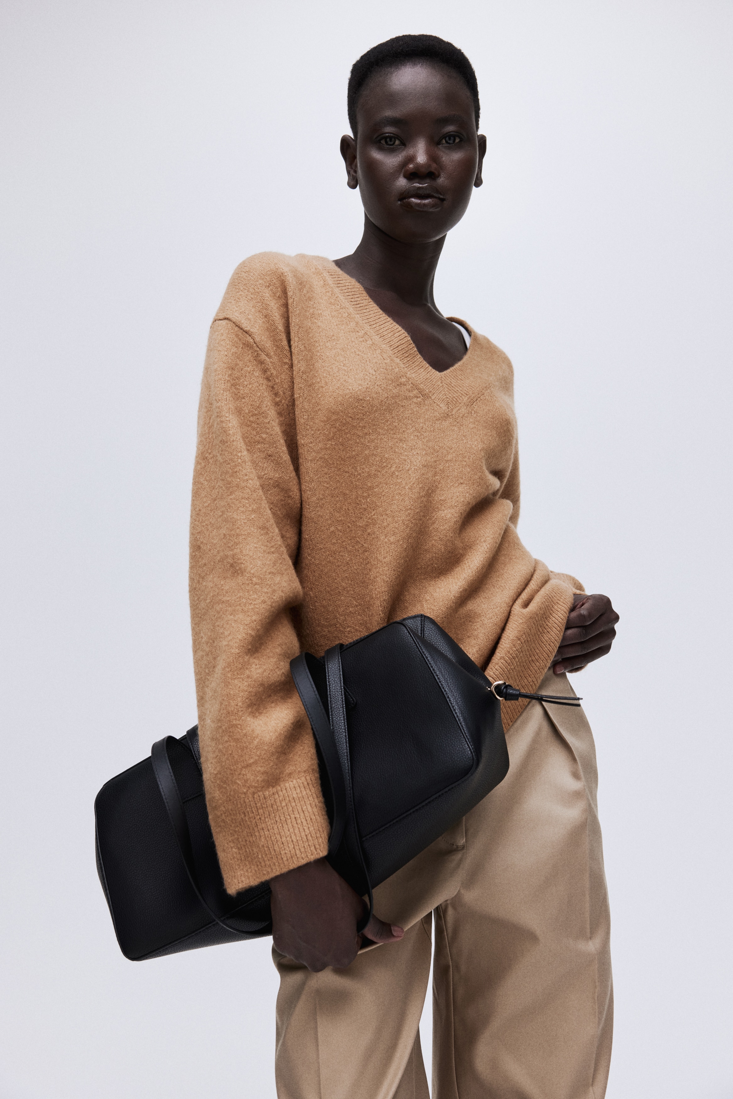 Oversized V-neck jumper
