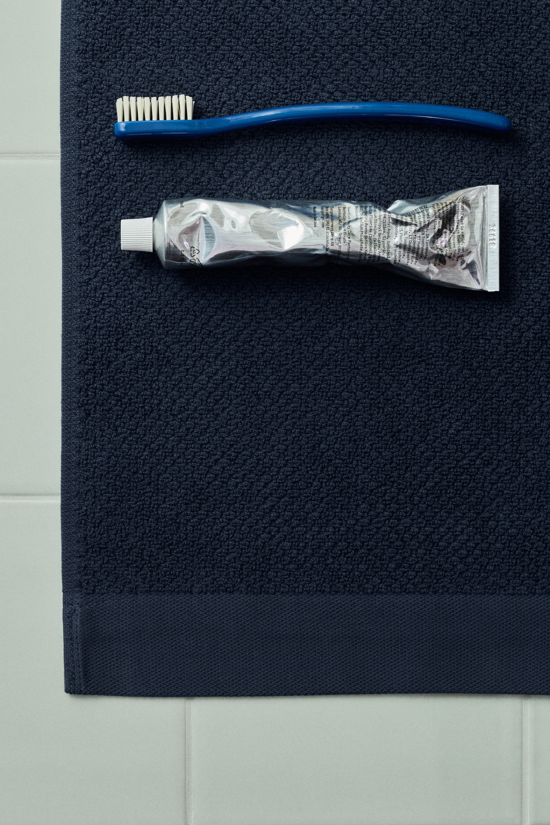 View larger image: 2-pack cotton terry guest towels - Navy blue - Home All | H&M GB 1