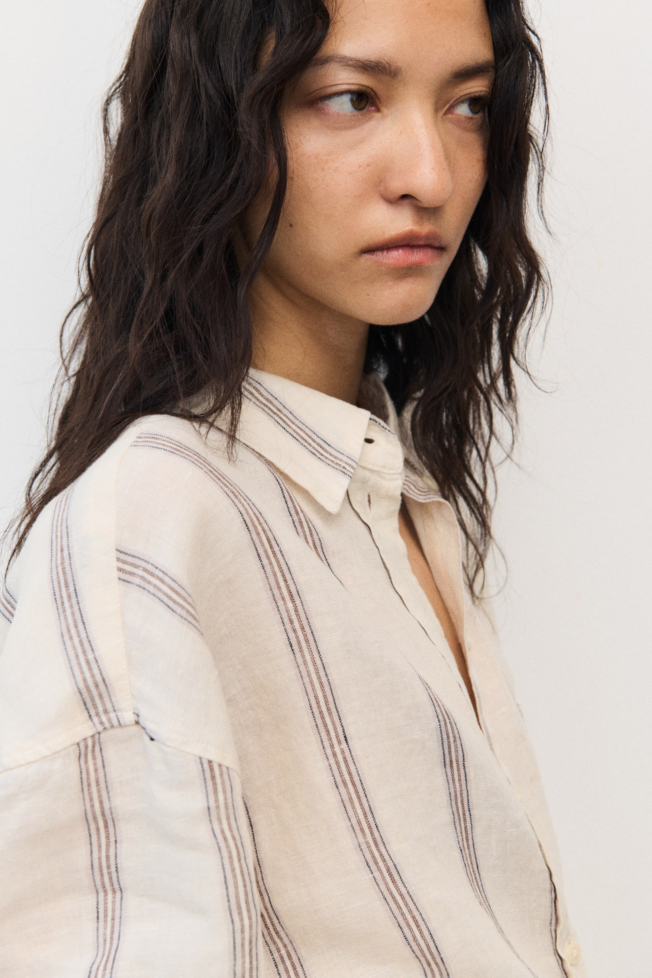 Женские рубашки H&M Oversized Linen Shirt — фото 3