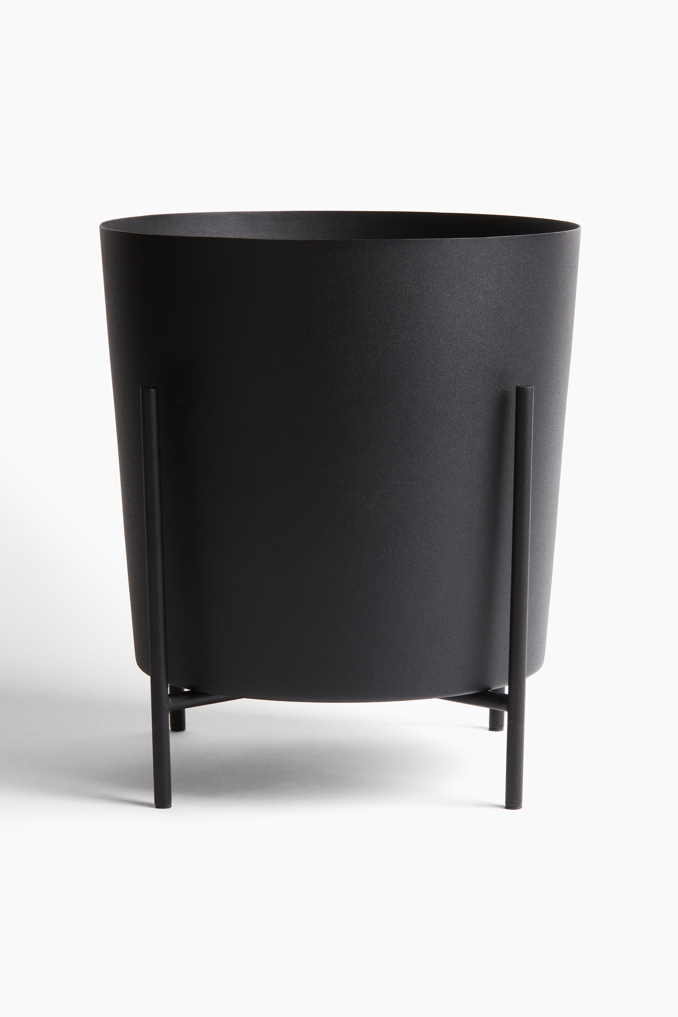 Black Extra-large Plant Pot with Stand at H&M Home | H&M US