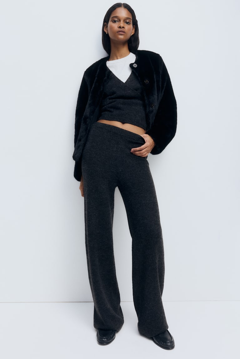Pletene pantalone na navlačenje