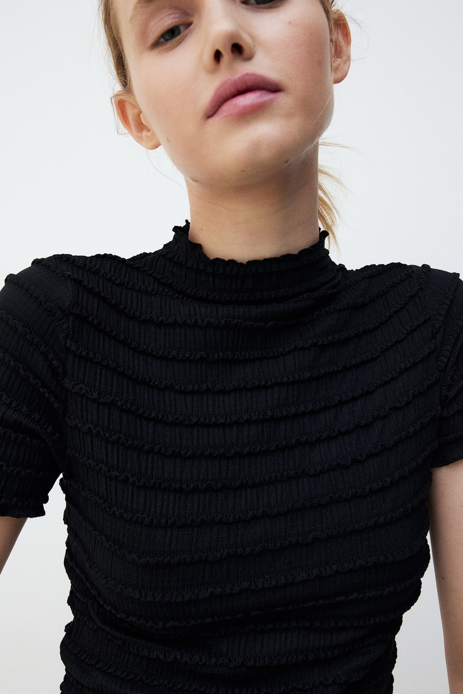 Overlock-detail smocked top - Black/White - 1