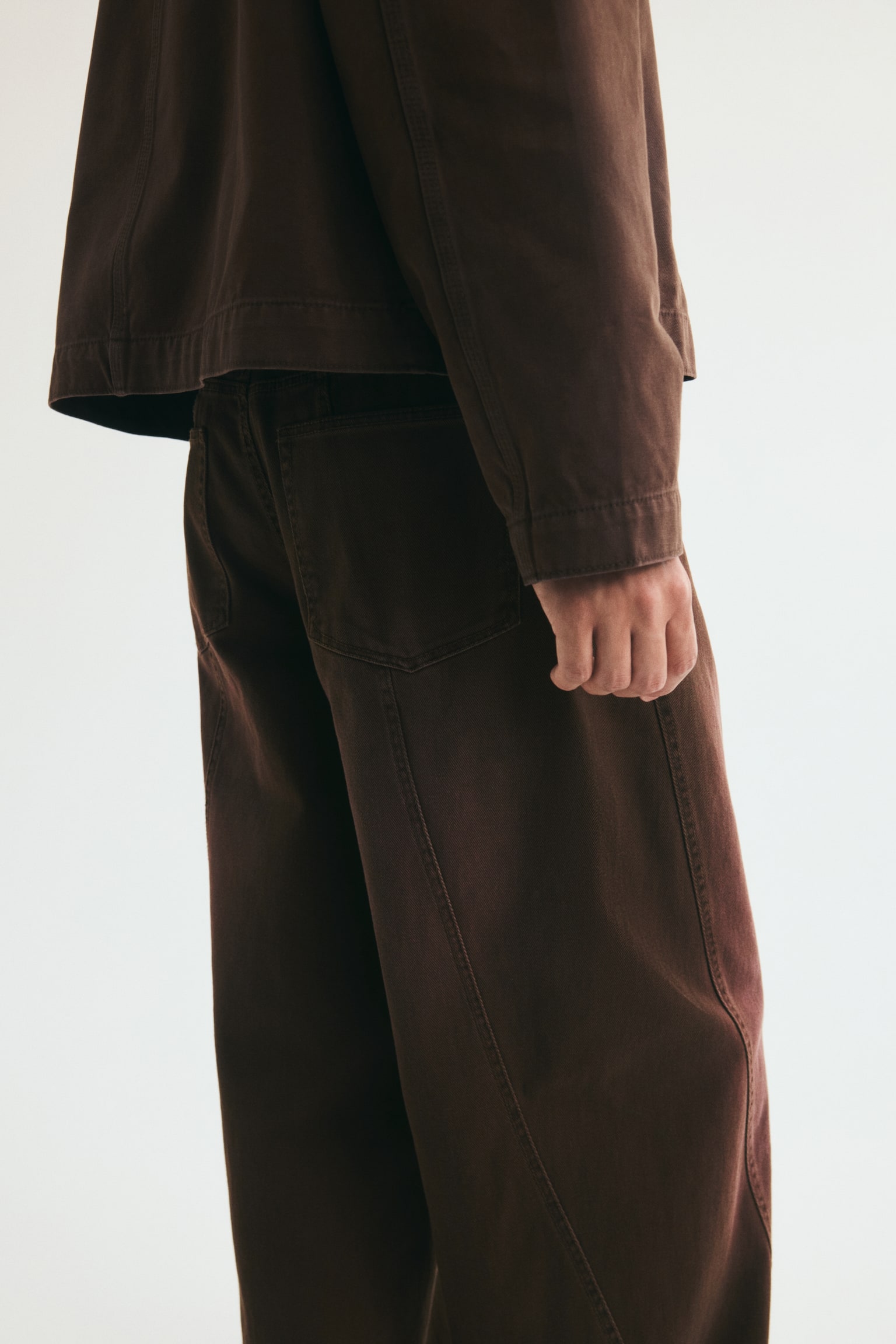 Мужские джинсы H&M Loose-Fit Wide-Leg Twisted-Seam, цвет: Тёмный коричневый — фото 4