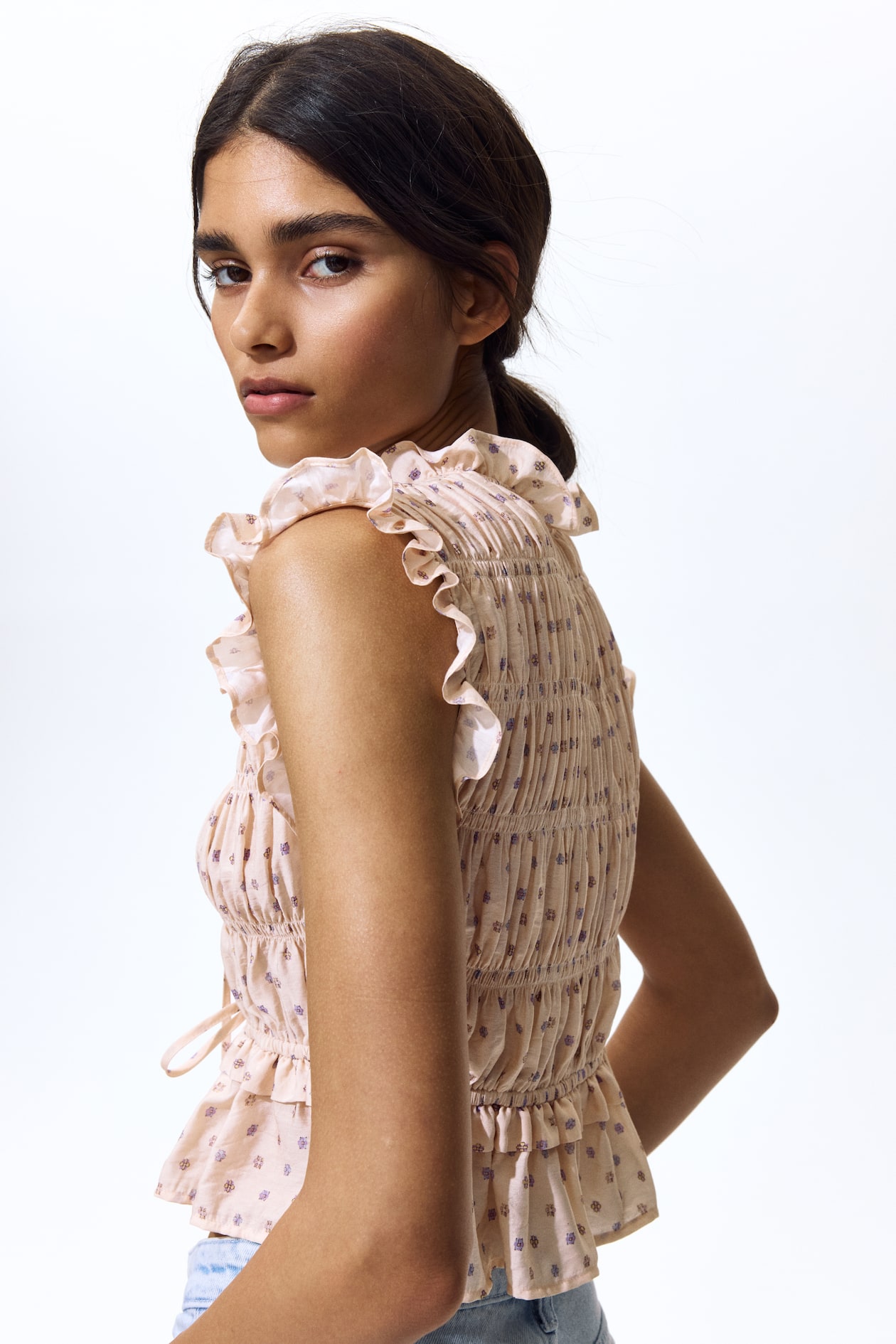 Sleeveless smocked blouse - image 4