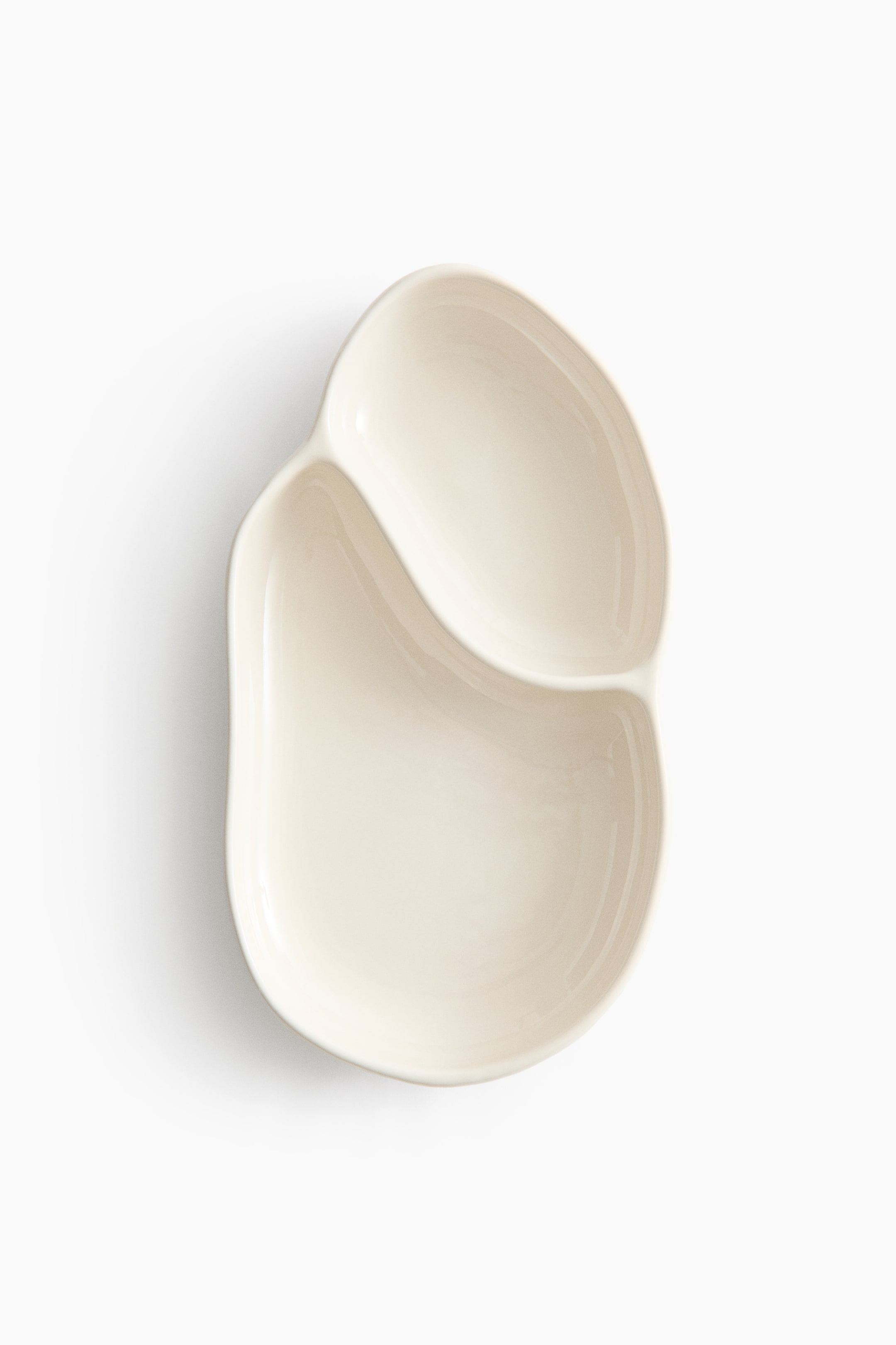 View larger image: Terracotta serving plate - Cream - Home All | H&M 1