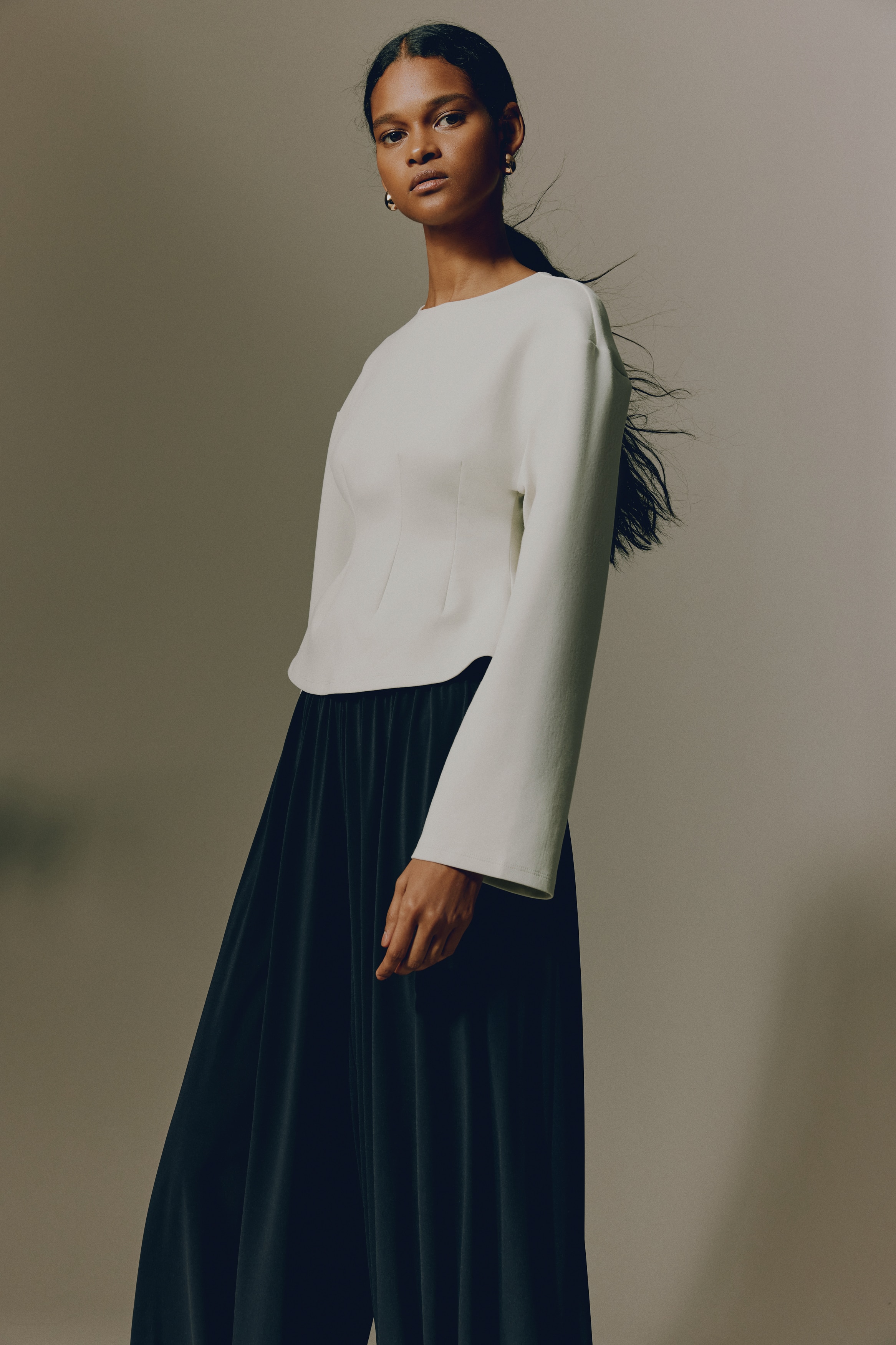 Women's Black Fitted-Waist Interlock Top | H&M US