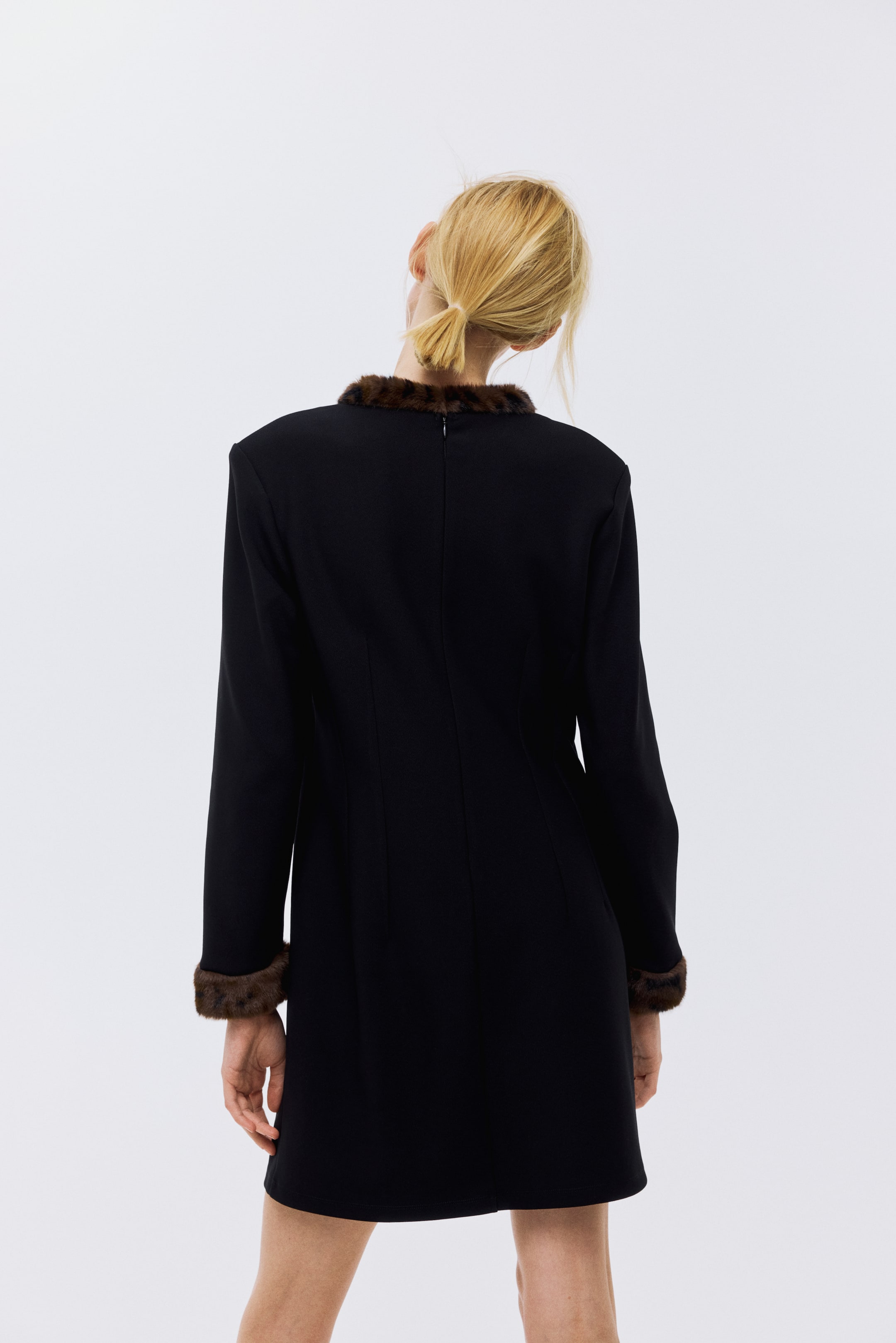 Visualizza immagine più grande: Abito aderente - Nero/marrone | H&M IT 4