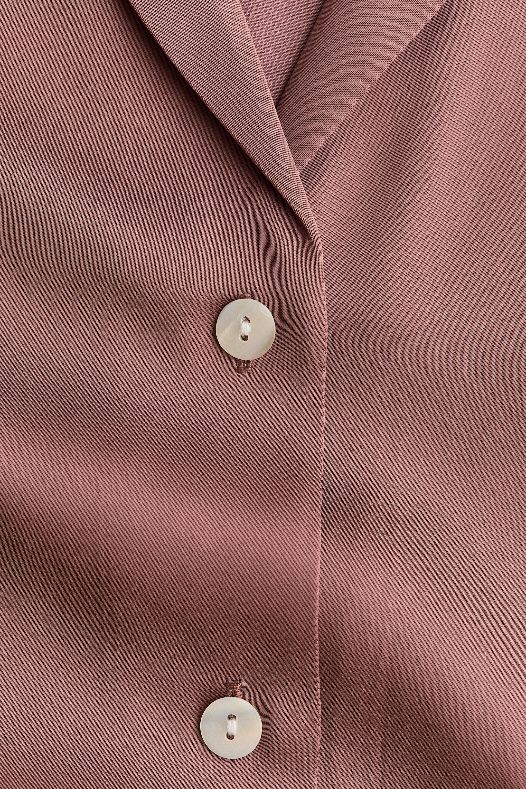 Chemise en satin avec col cubain