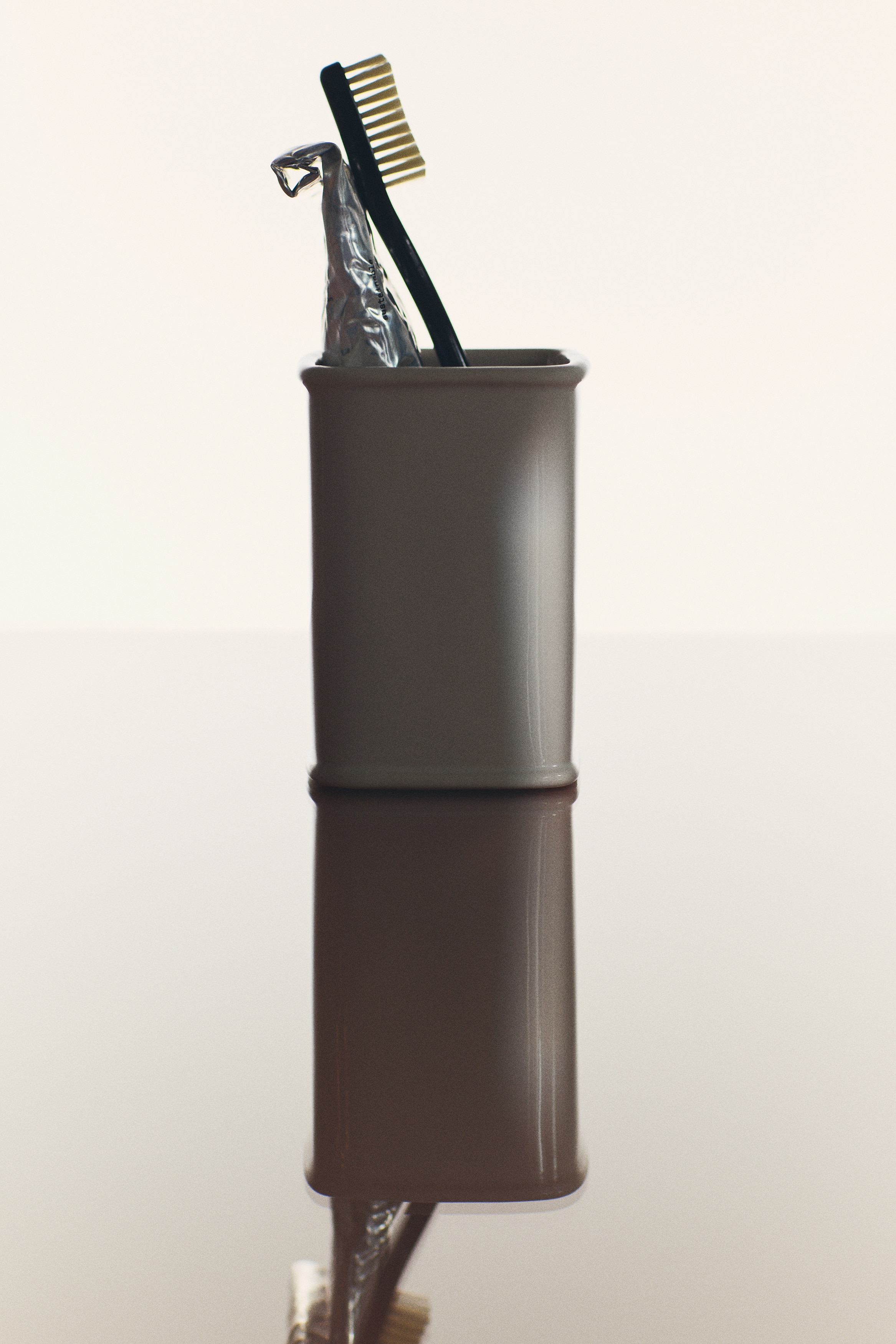 Stoneware toothbrush mug - Cream