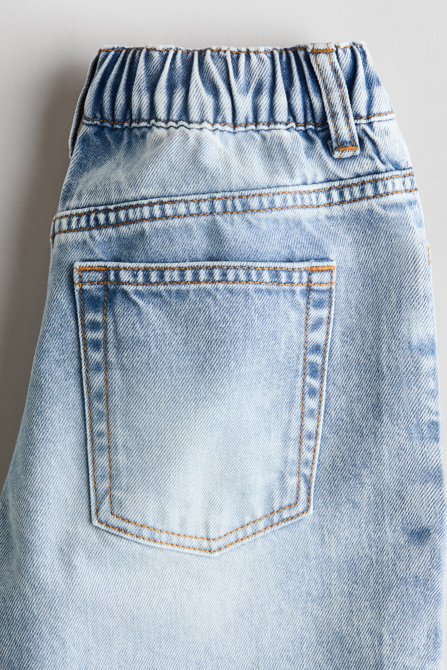 מכנסי ג'ינס עם הדפס Regular Fit - כחול ג'ינס בהיר/סנופי/שחור ג'ינס/ספיידרמן - 3